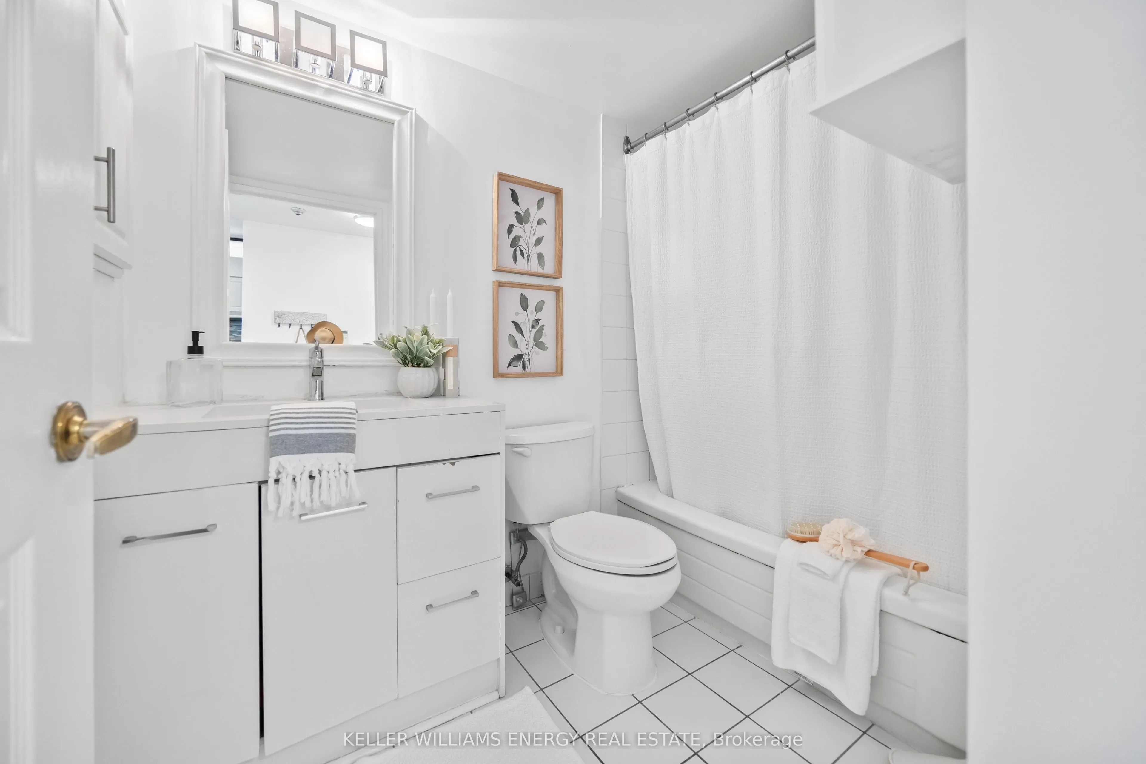 3231 Eglinton Avenue E, #1107