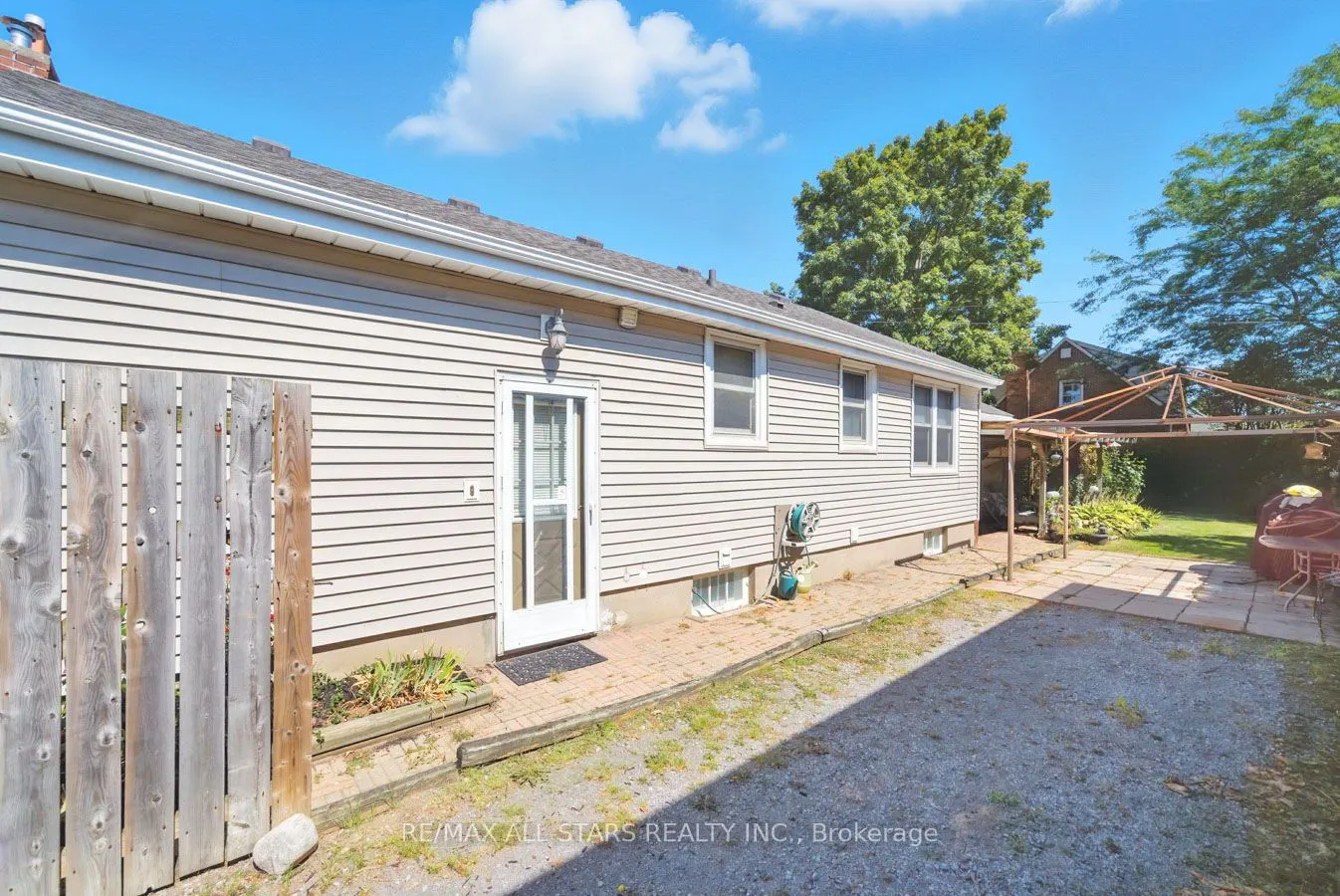 109 Sherwood Avenue