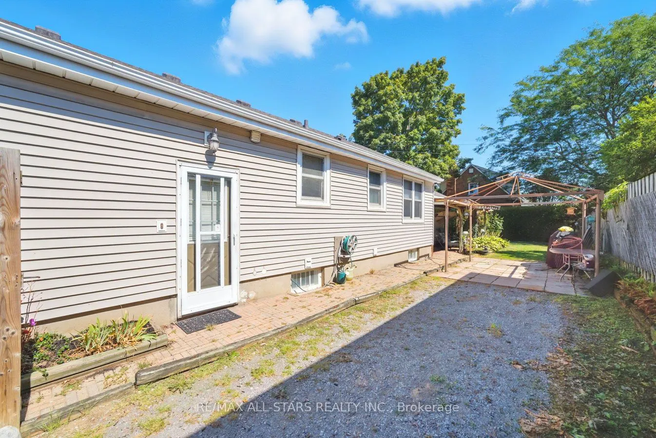 109 Sherwood Avenue