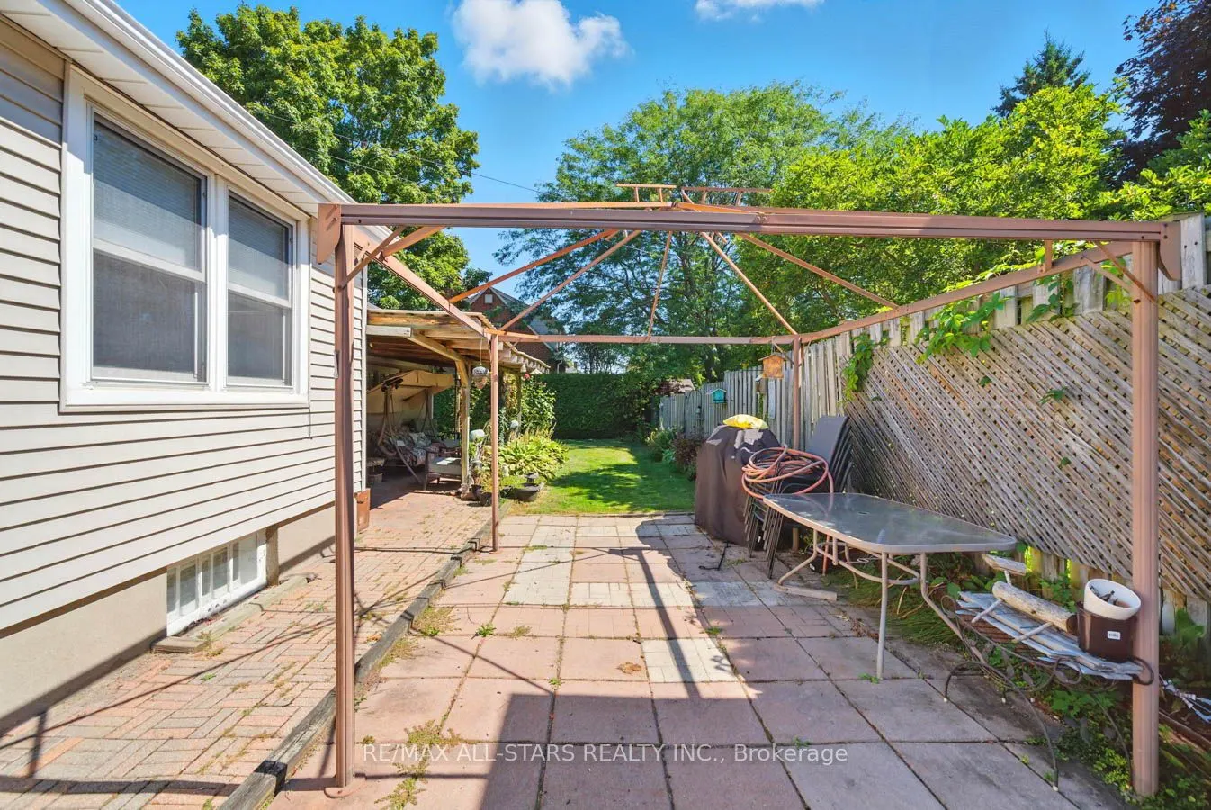 109 Sherwood Avenue