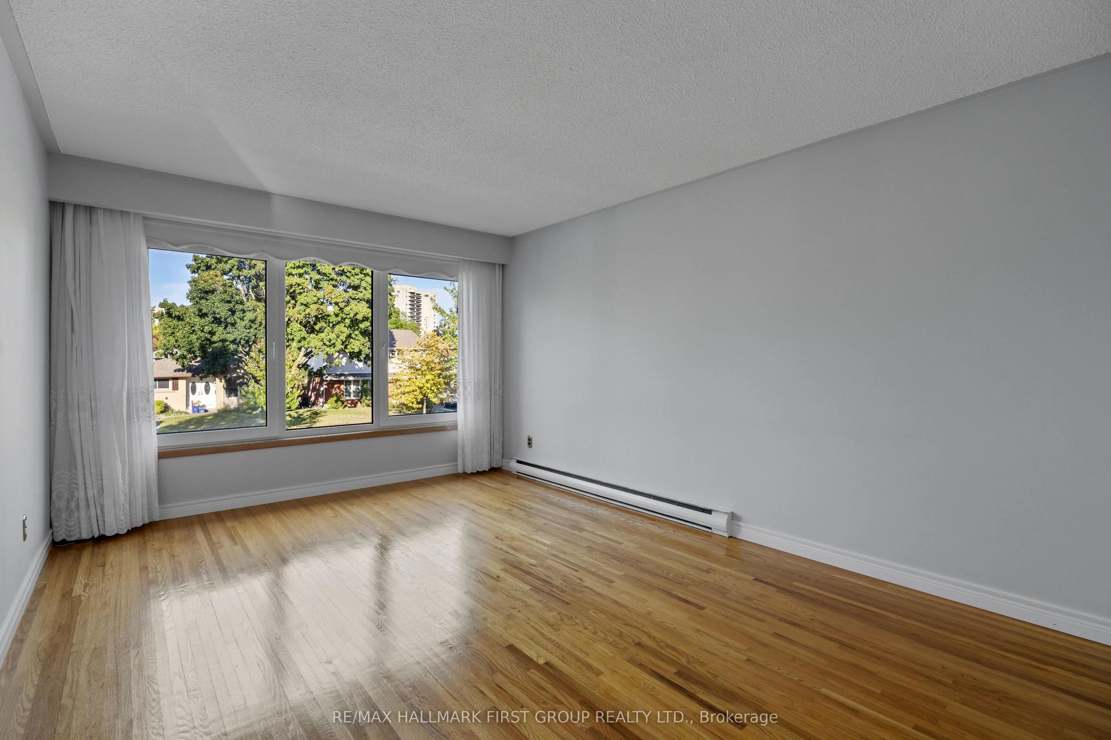 746 Central Park Boulevard N
