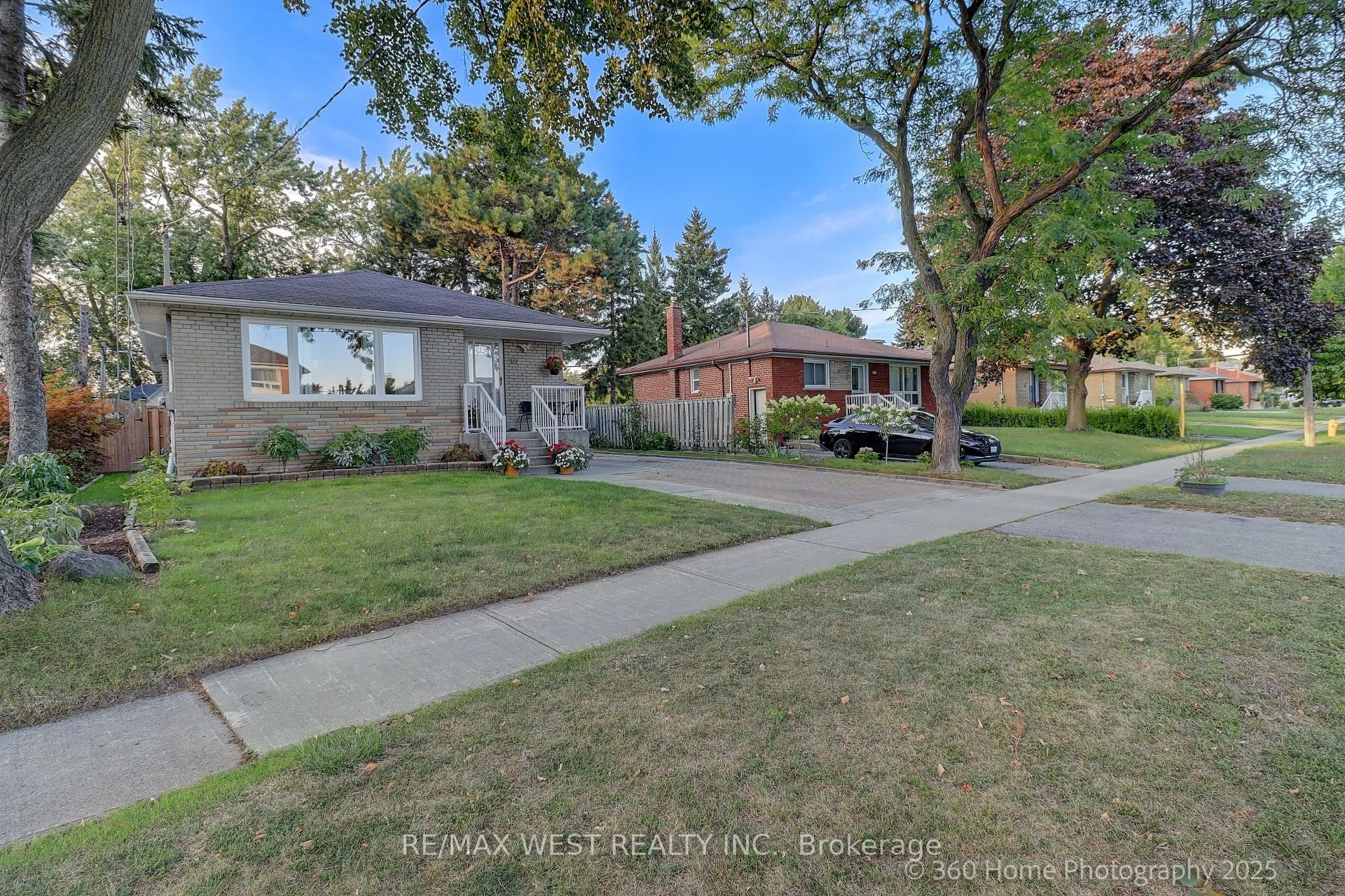 152 Benjamin Boulevard