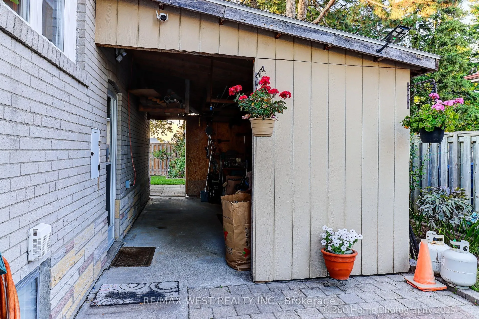 152 Benjamin Boulevard