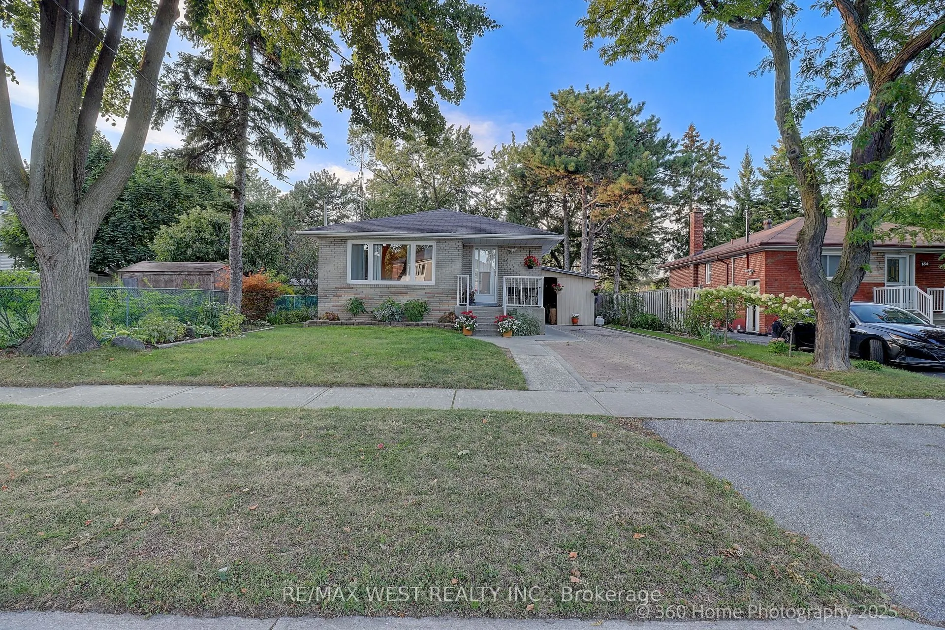 152 Benjamin Boulevard