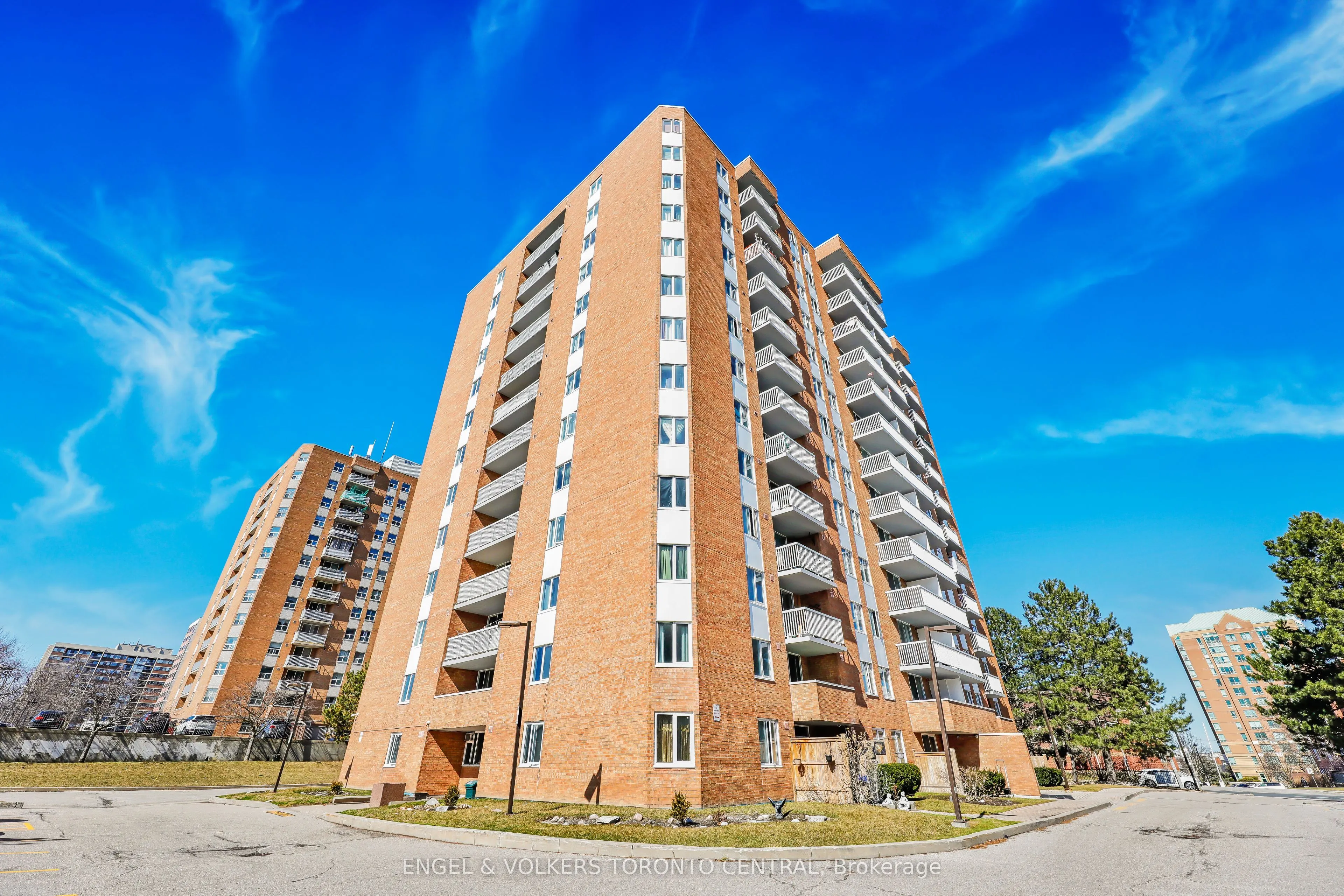 15 Sewells Road, #207