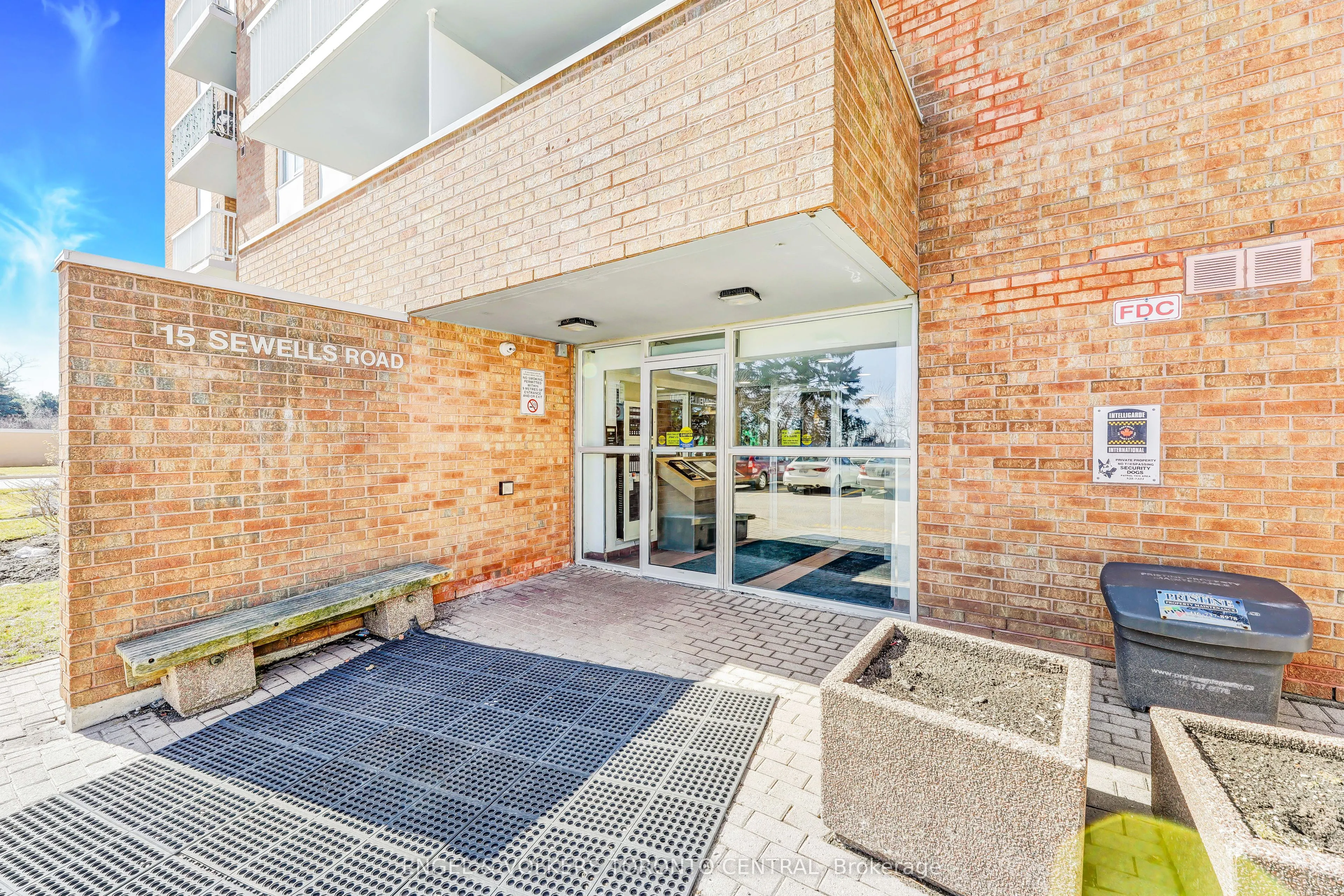 15 Sewells Road, #207
