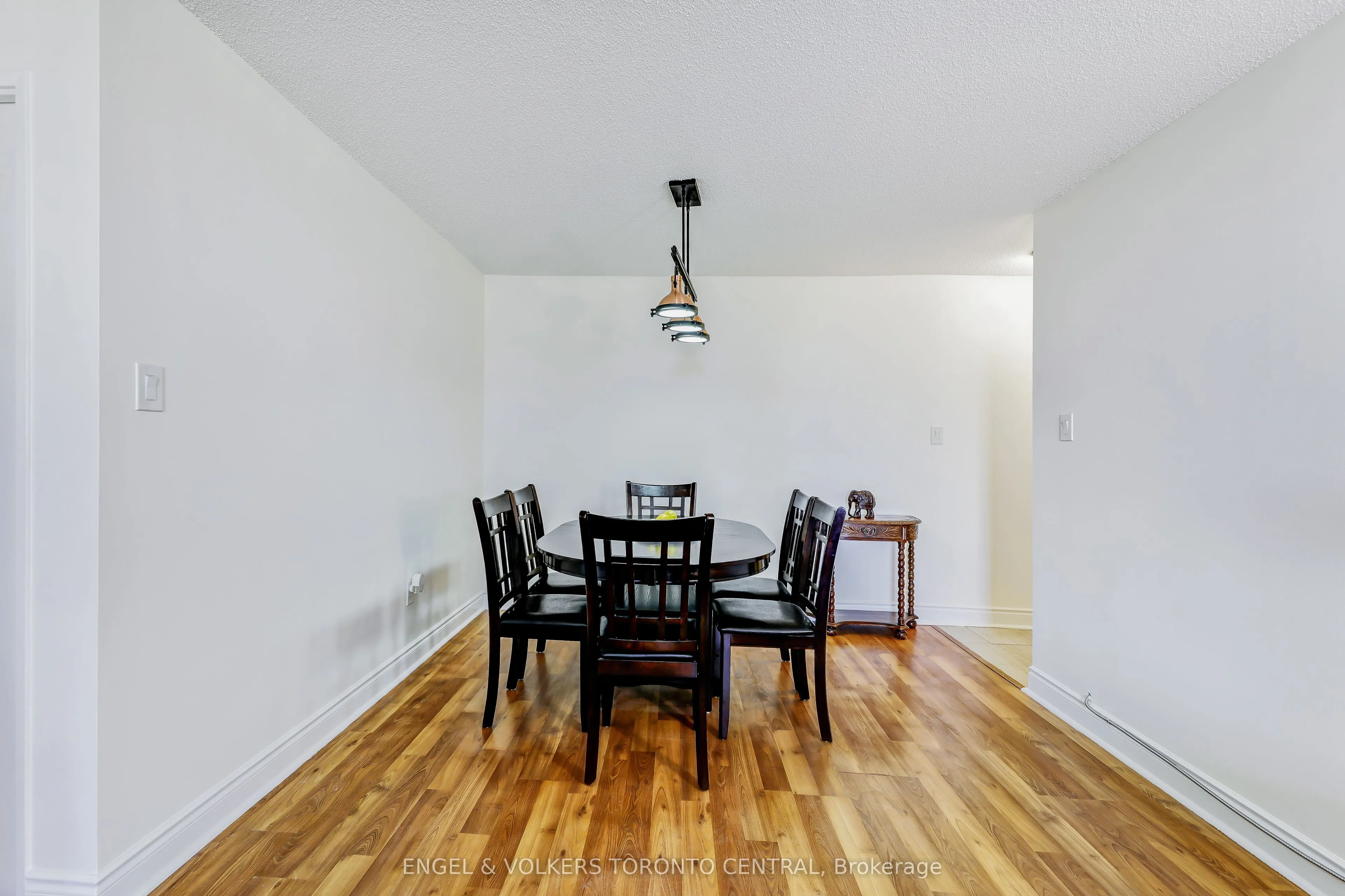 15 Sewells Road, #207