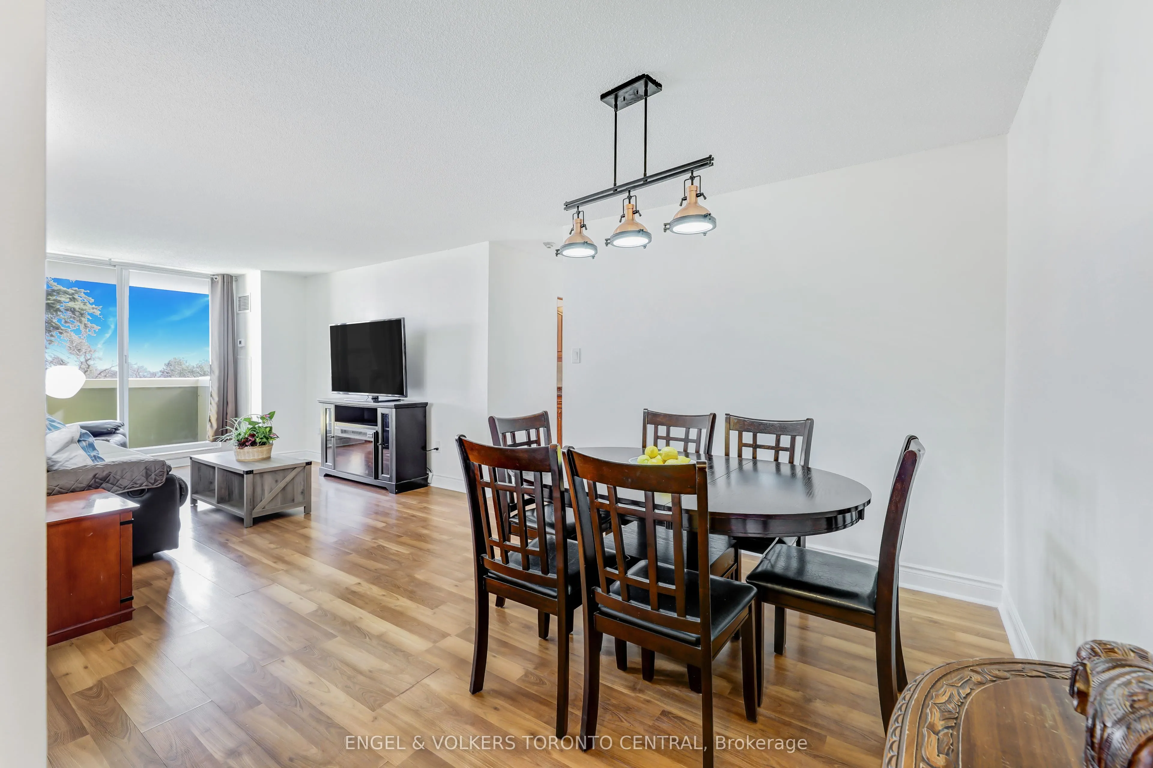 15 Sewells Road, #207