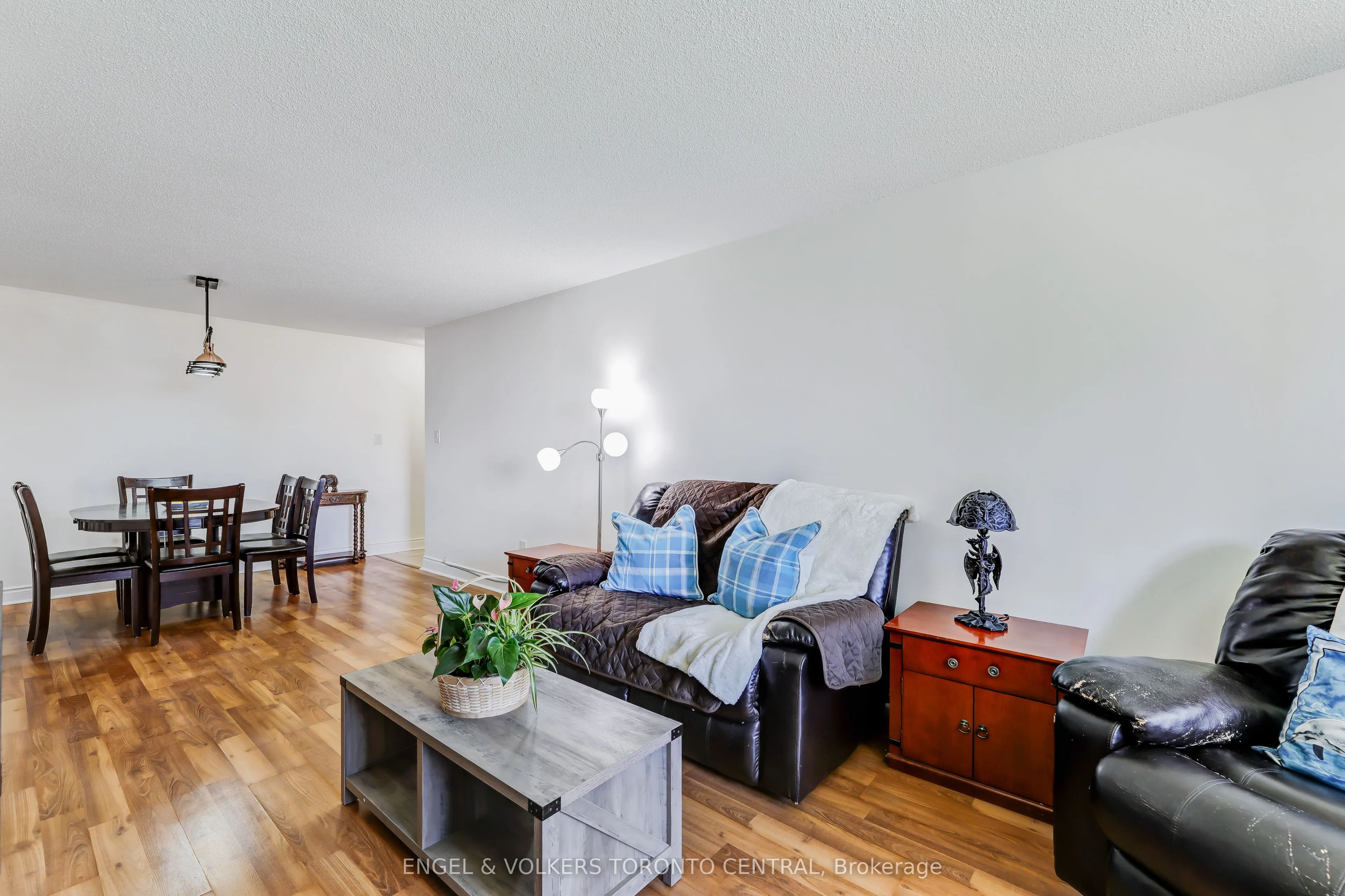 15 Sewells Road, #207