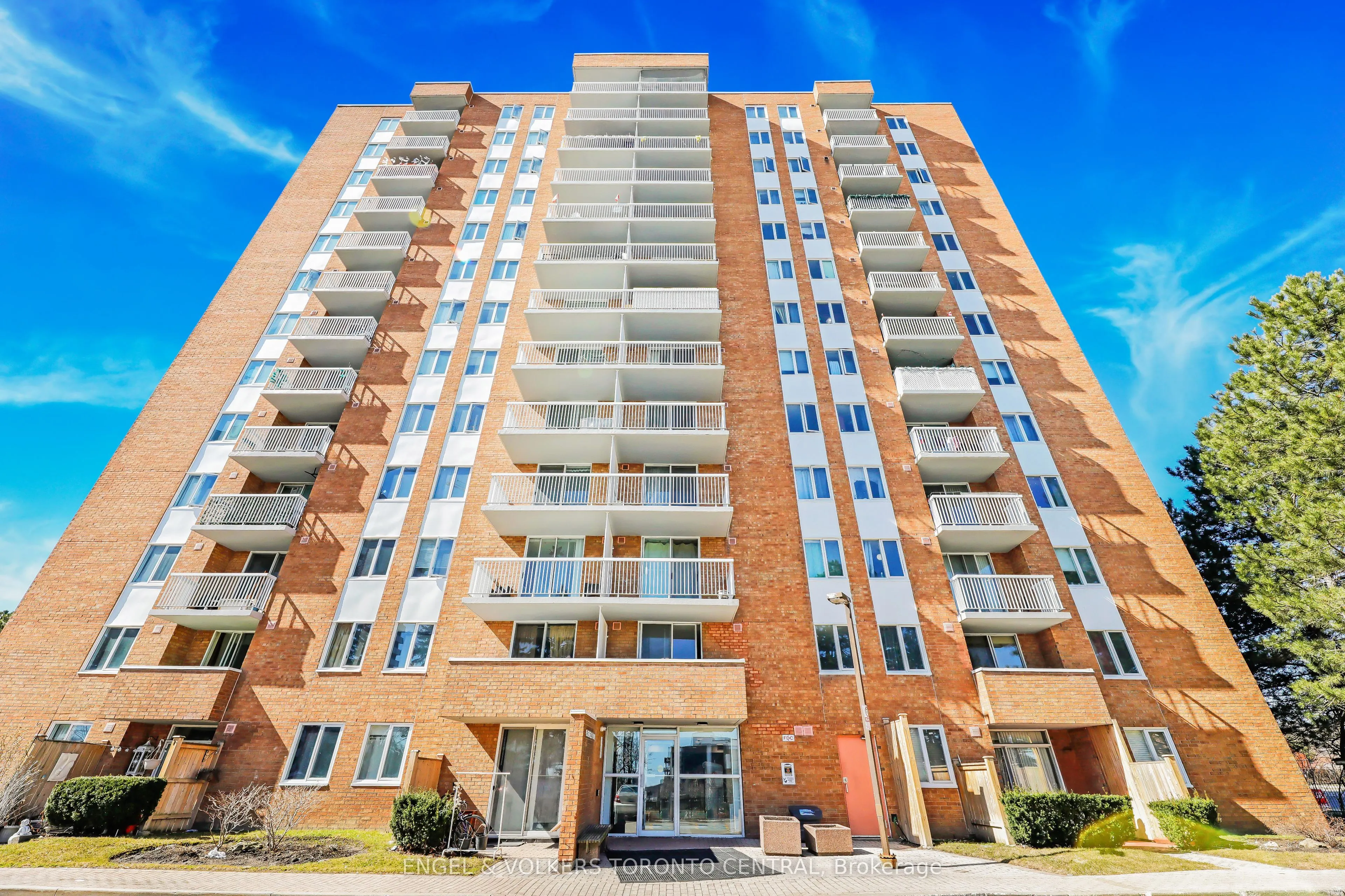 15 Sewells Road, #207