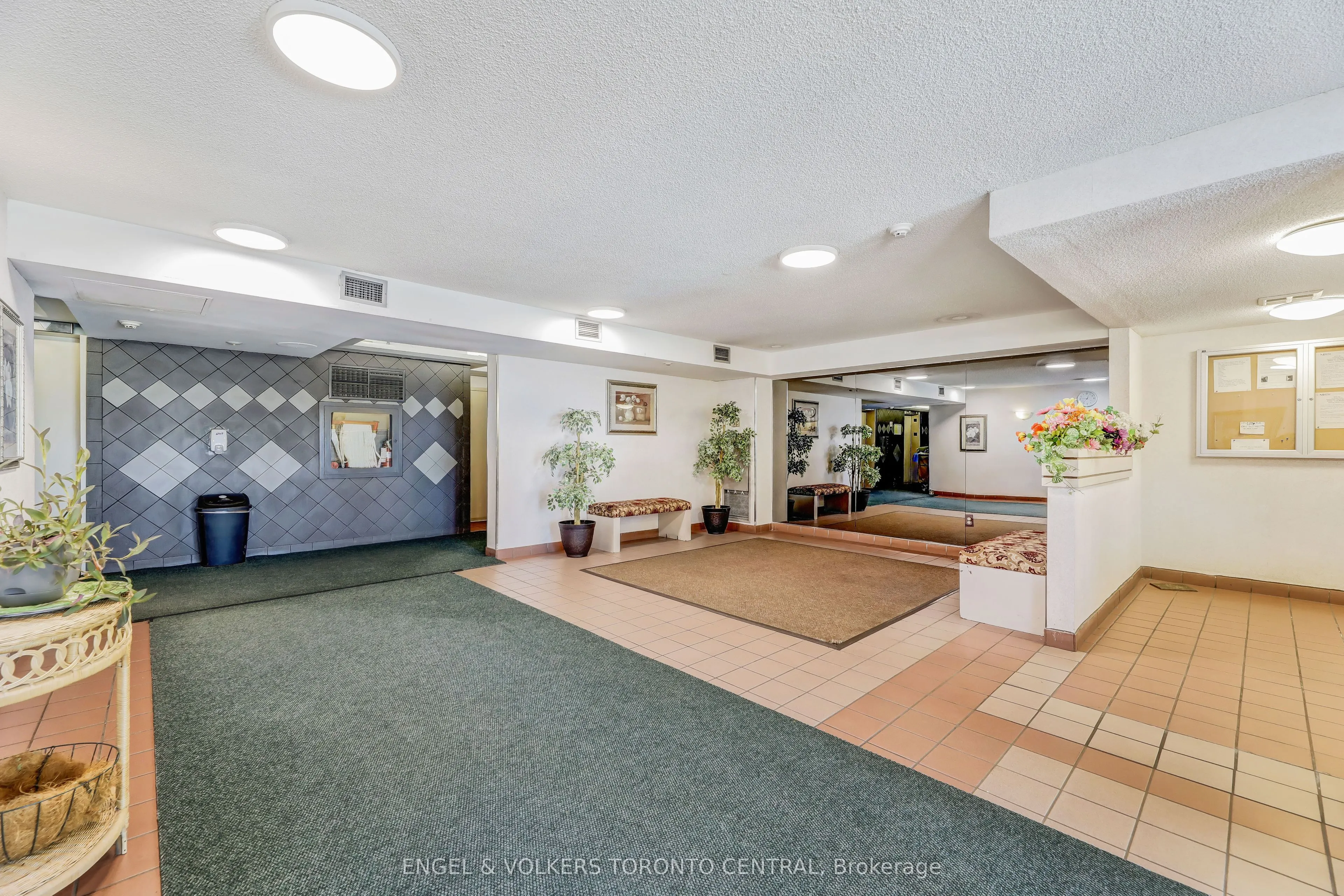 15 Sewells Road, #207