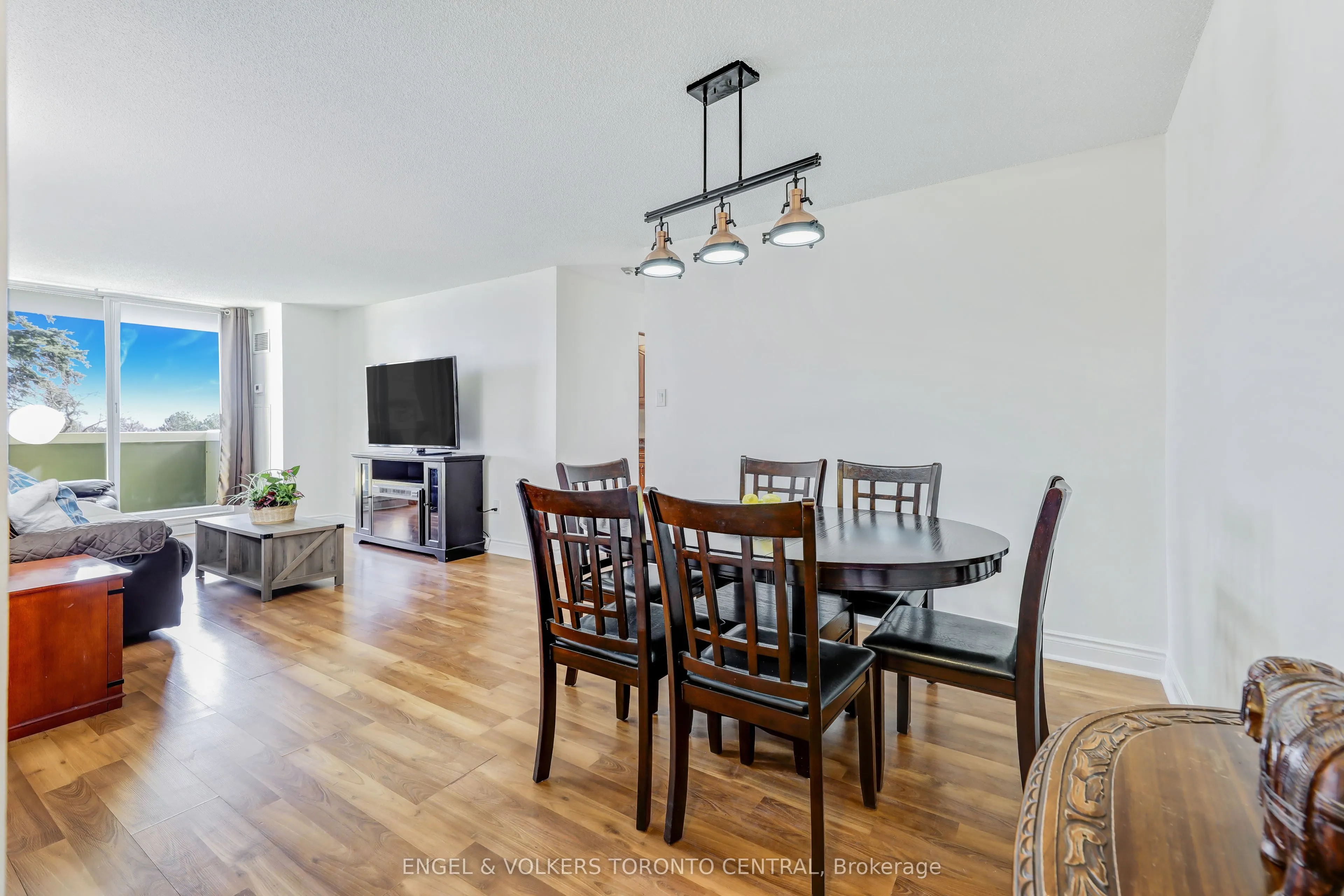 15 Sewells Road, #207