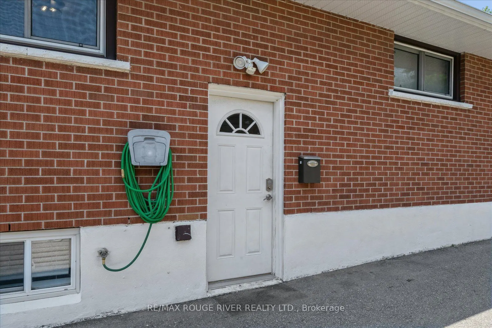 630 Athol Street E