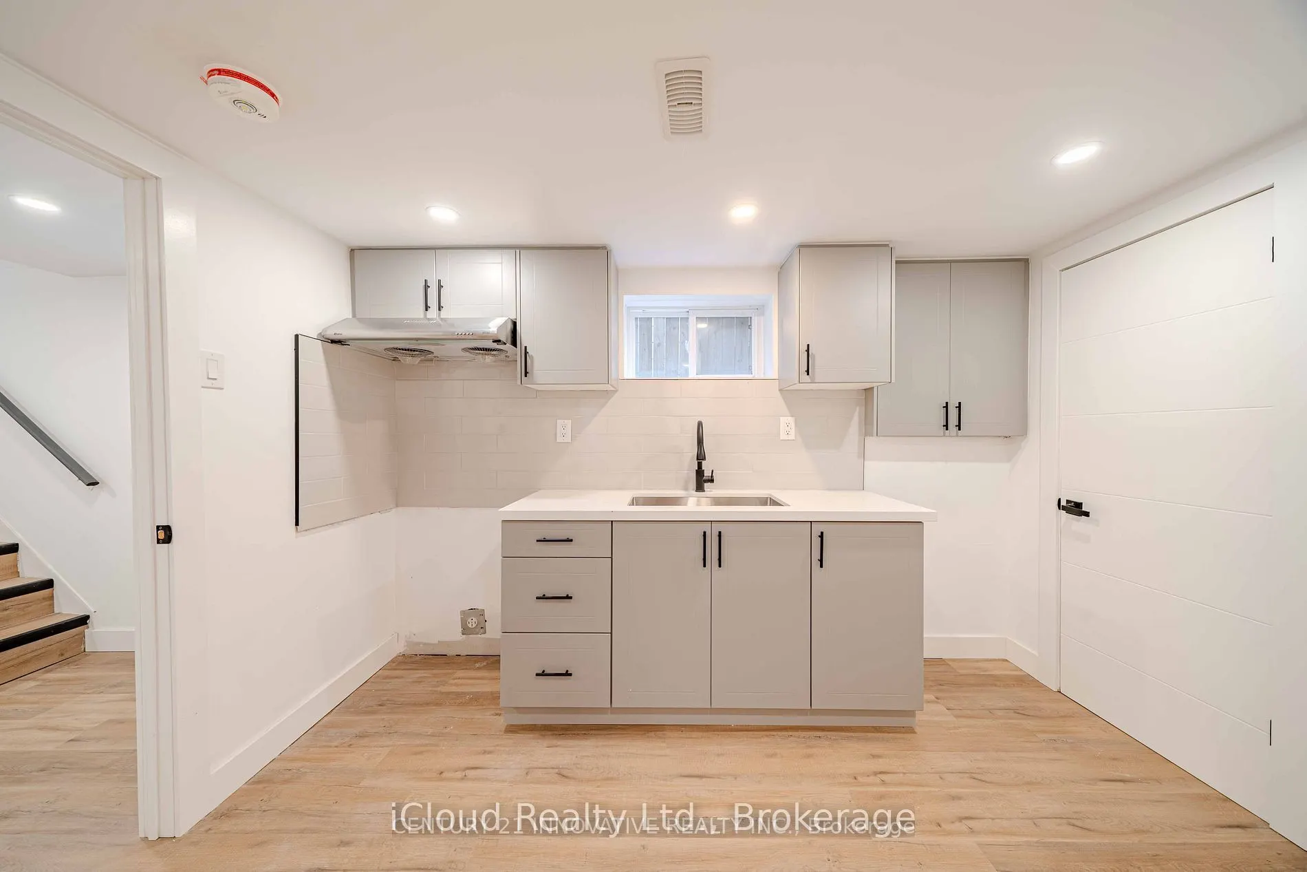 94 Lynvalley Crescent, #Basement 1