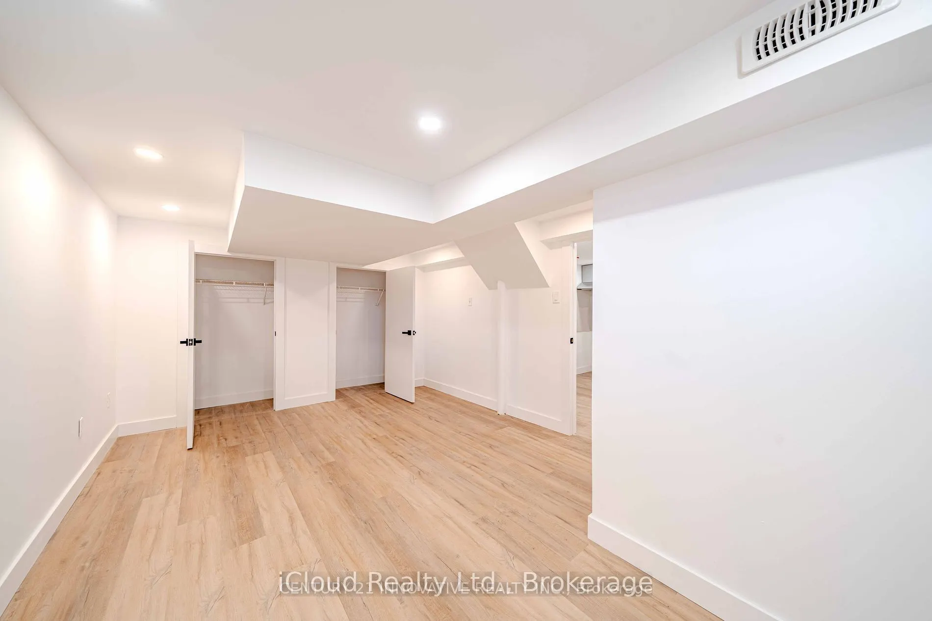 94 Lynvalley Crescent, #Basement 1
