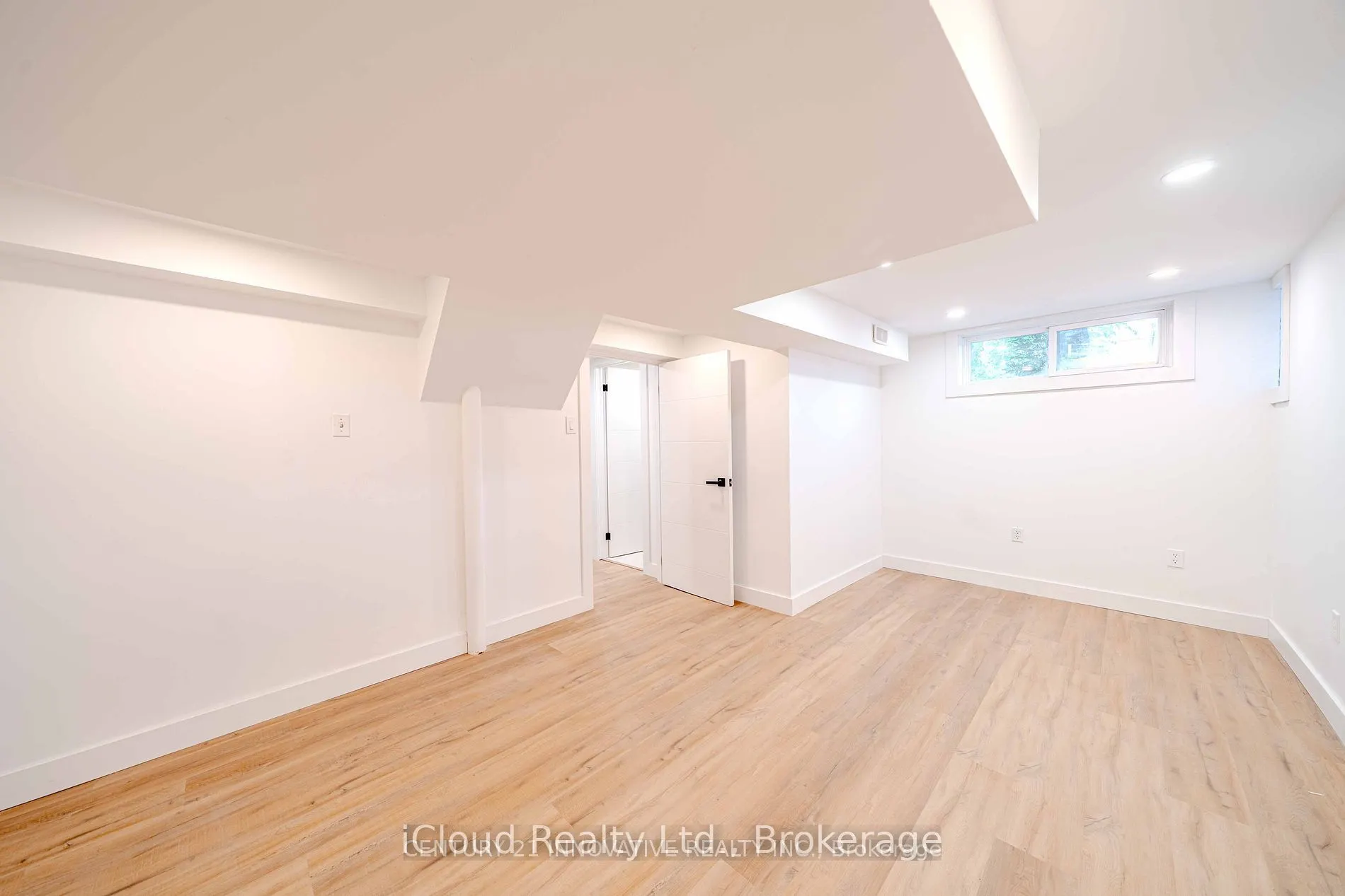 94 Lynvalley Crescent, #Basement 1