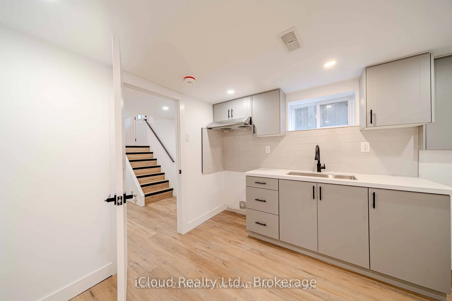 94 Lynvalley Crescent, #Basement 1
