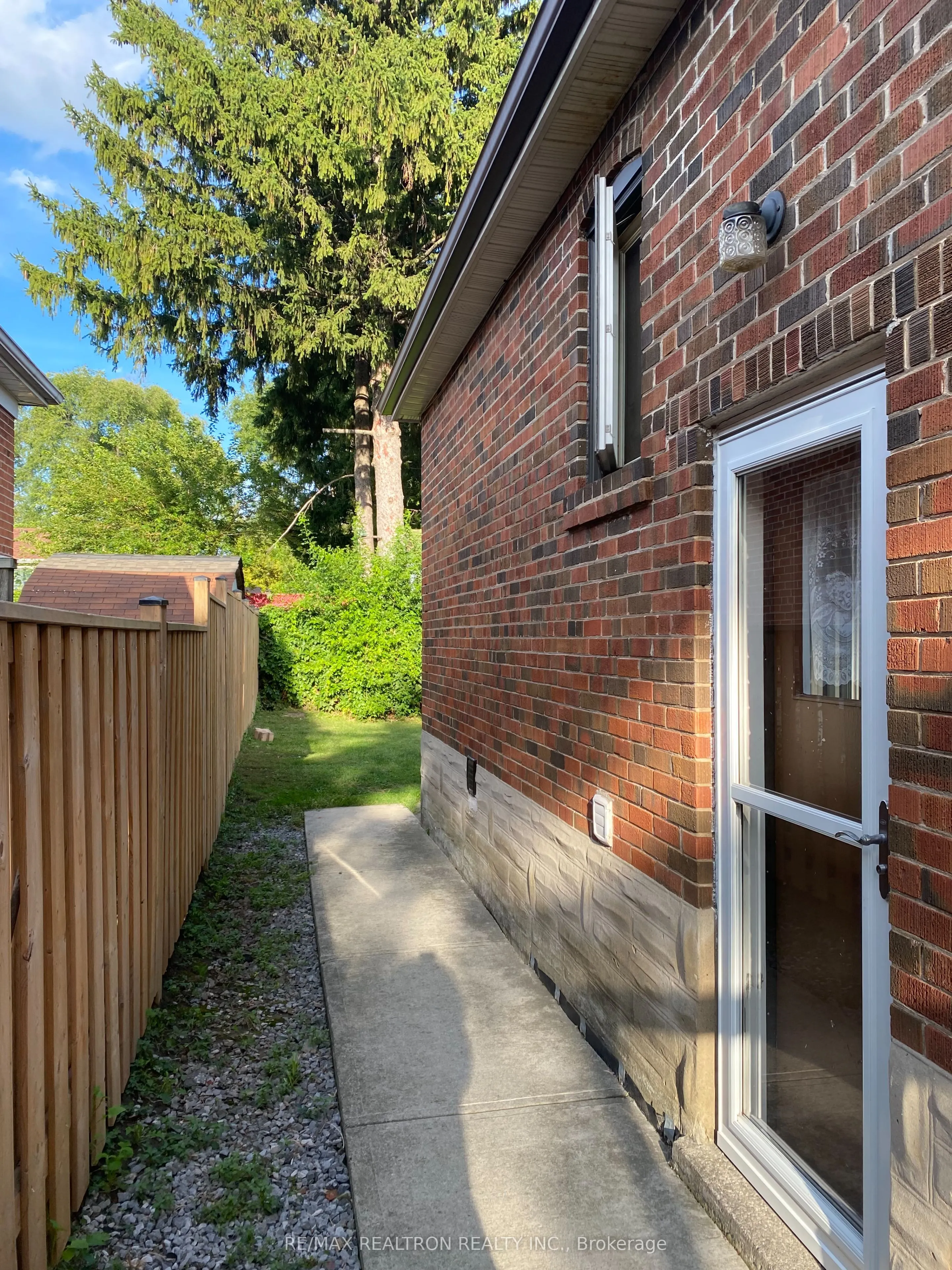 15 Vauxhall Drive, #B1