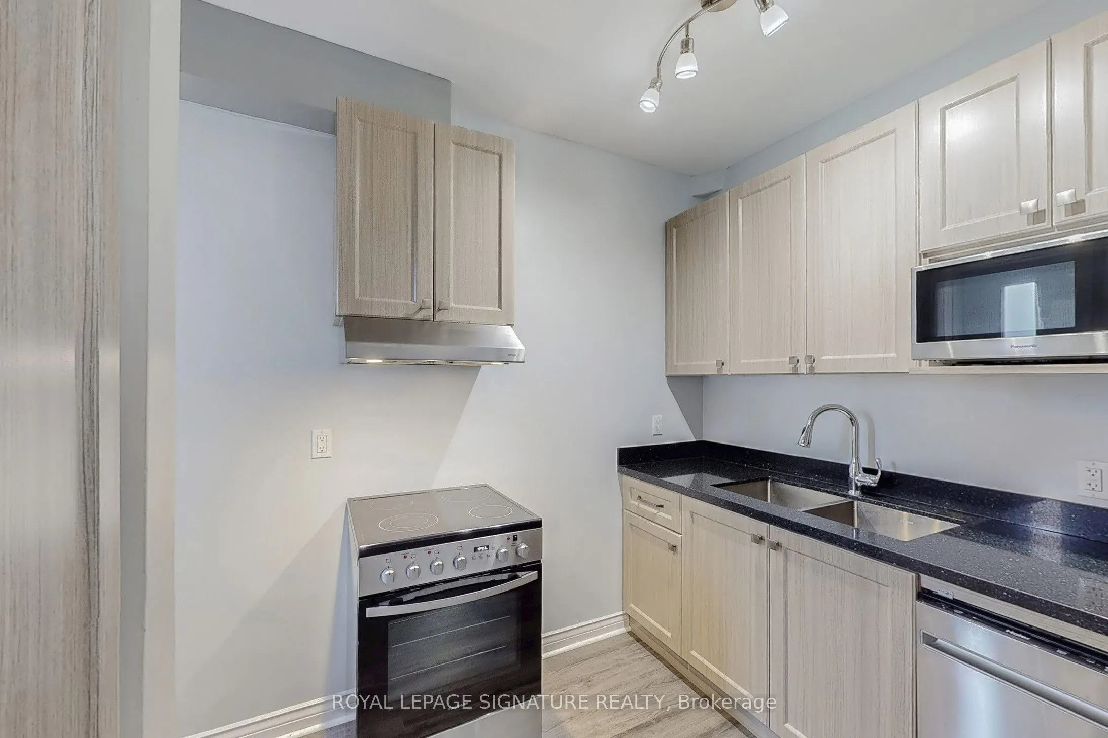427 Danforth Avenue, #1