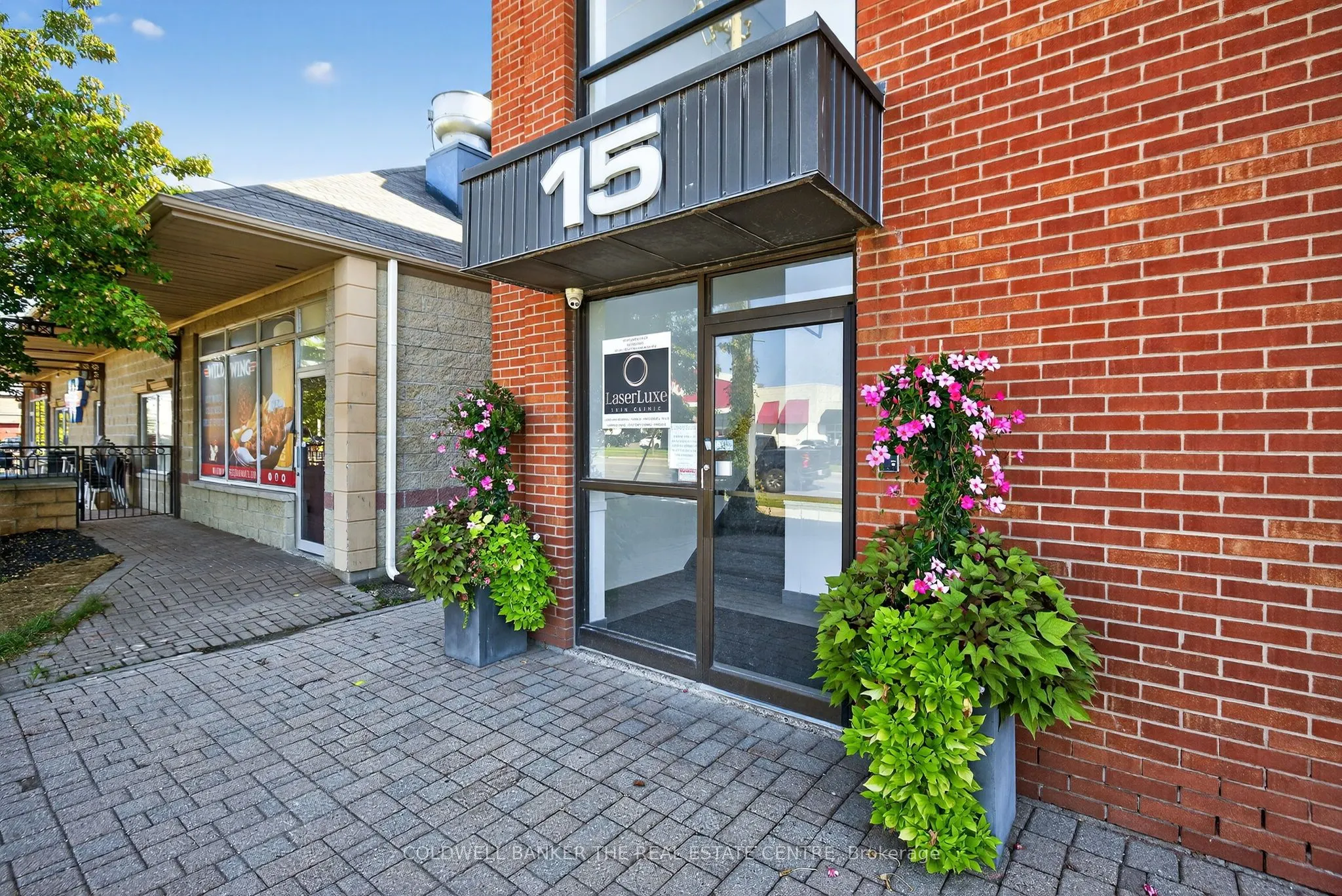 15 Harwood Avenue S, #202