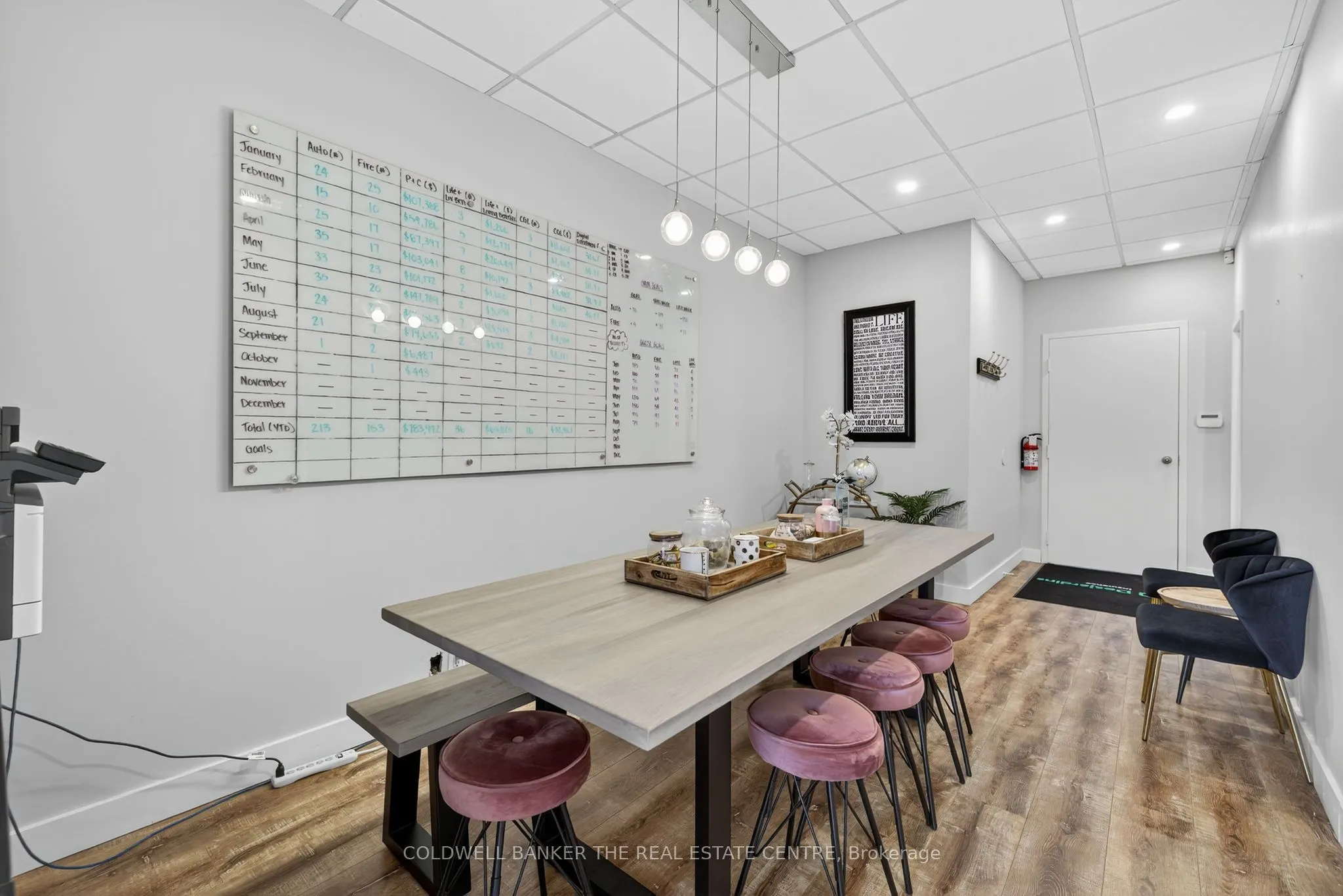 15 Harwood Avenue S, #202