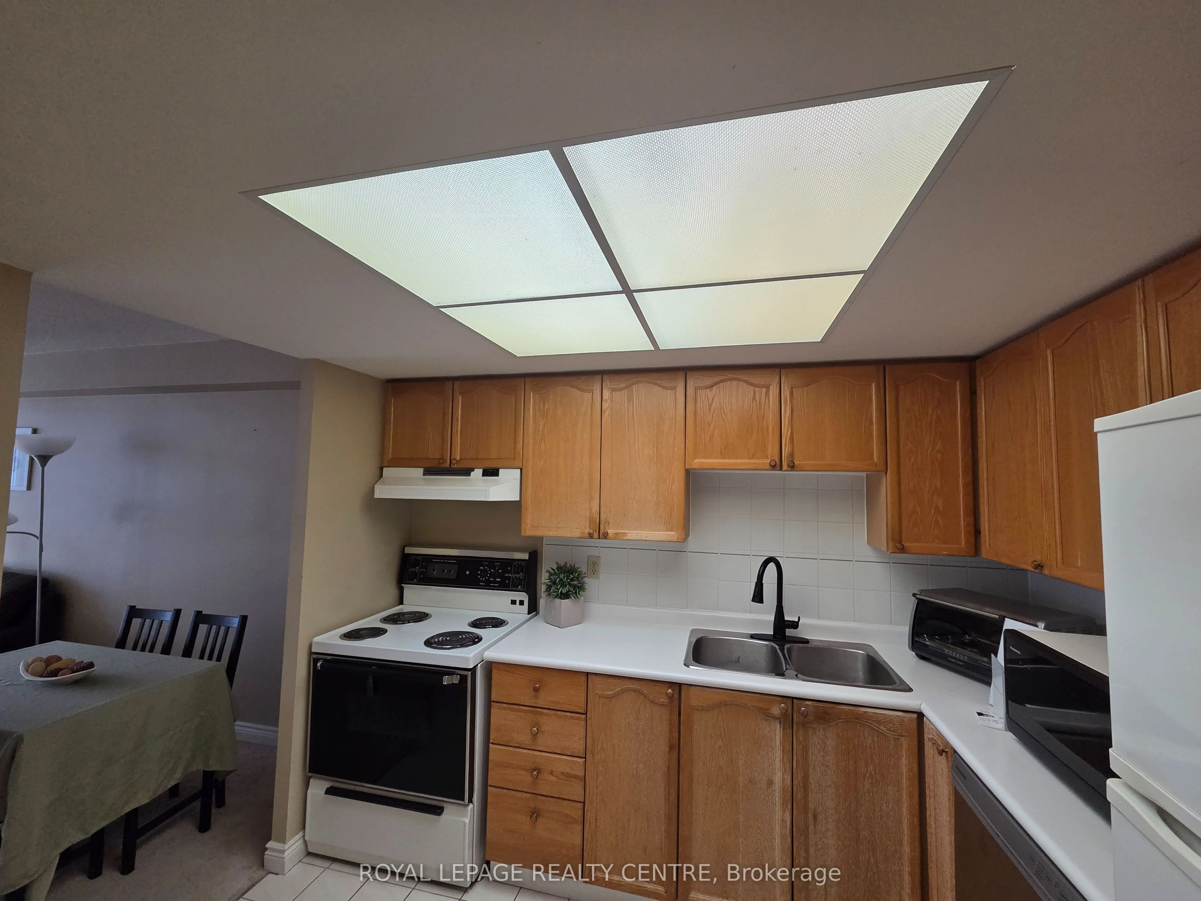 1091 Kingston Road, #628