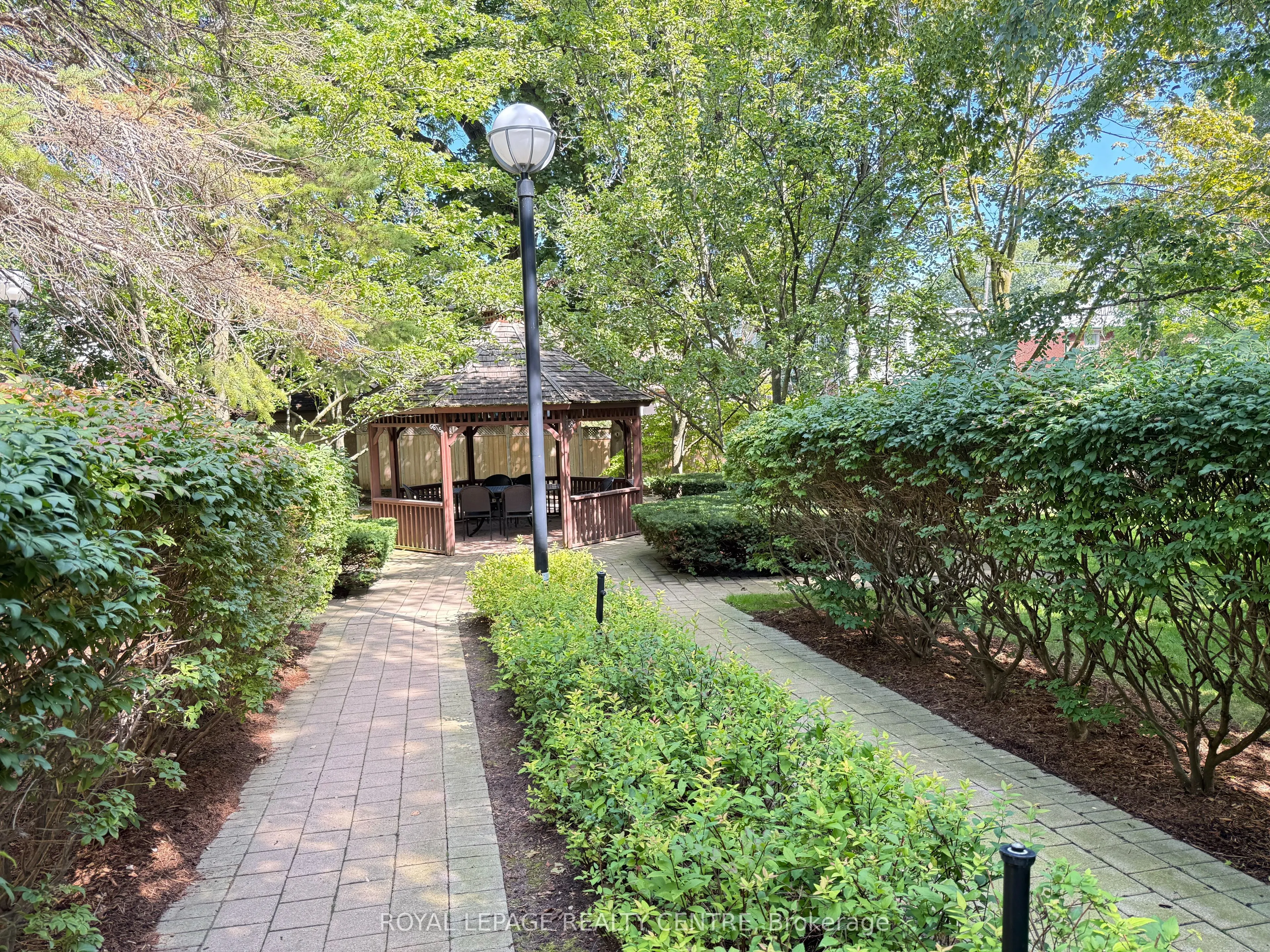 1091 Kingston Road, #628