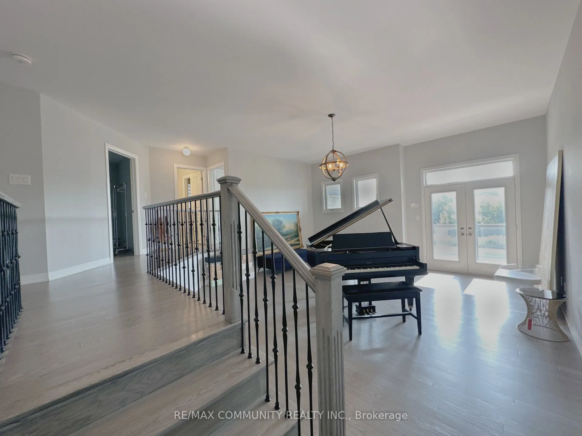 161 East Shore Drive E