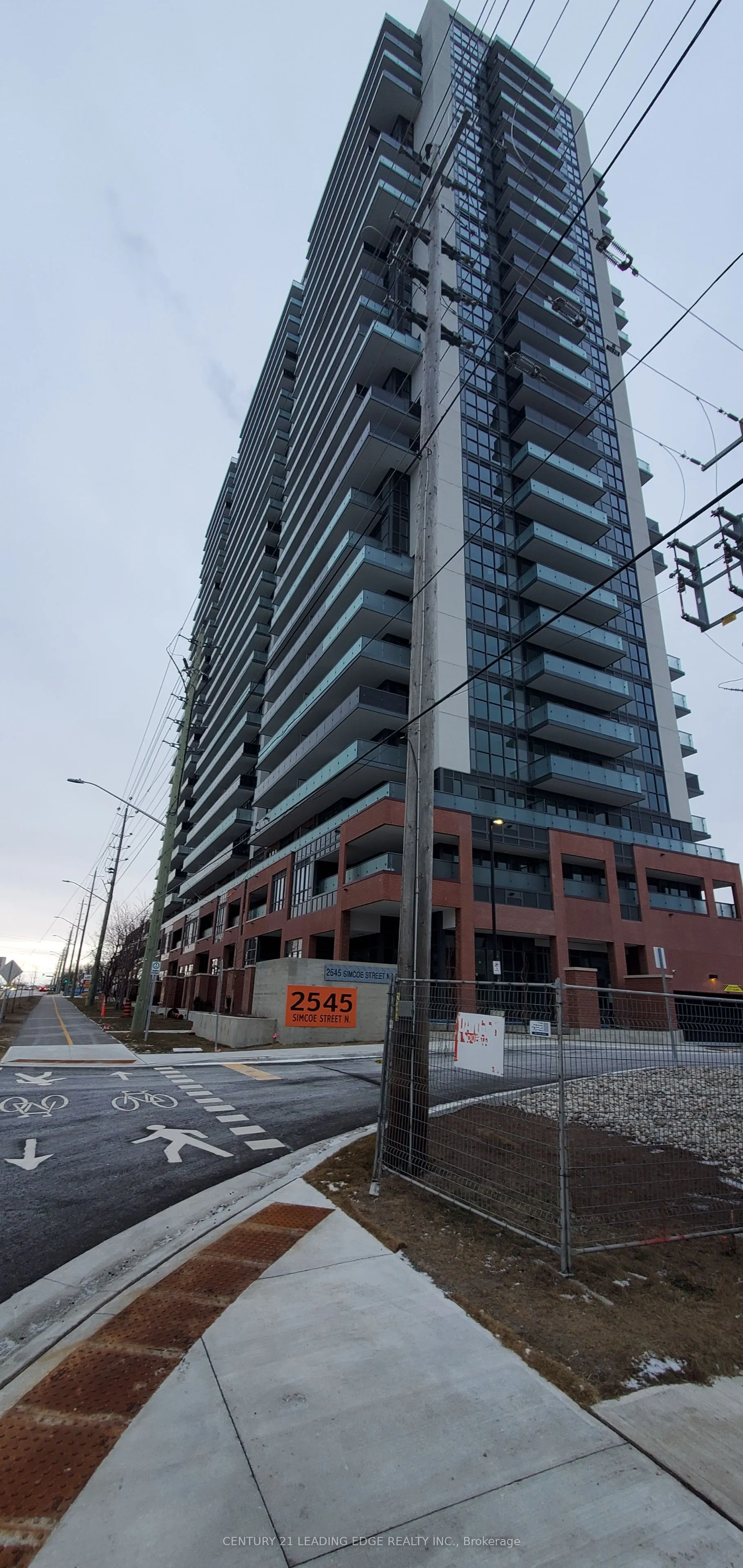 2545 Simcoe Street N, #1902