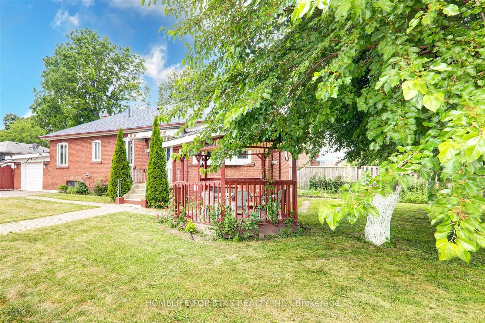 40 Lombardy Crescent