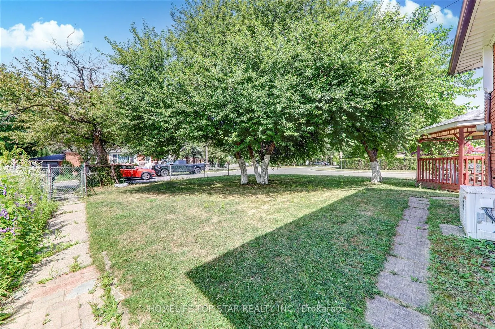 40 Lombardy Crescent