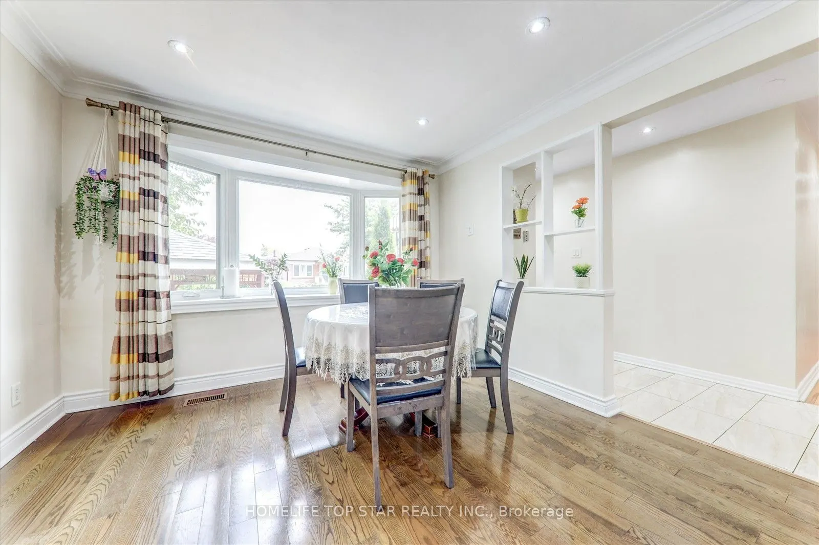 40 Lombardy Crescent