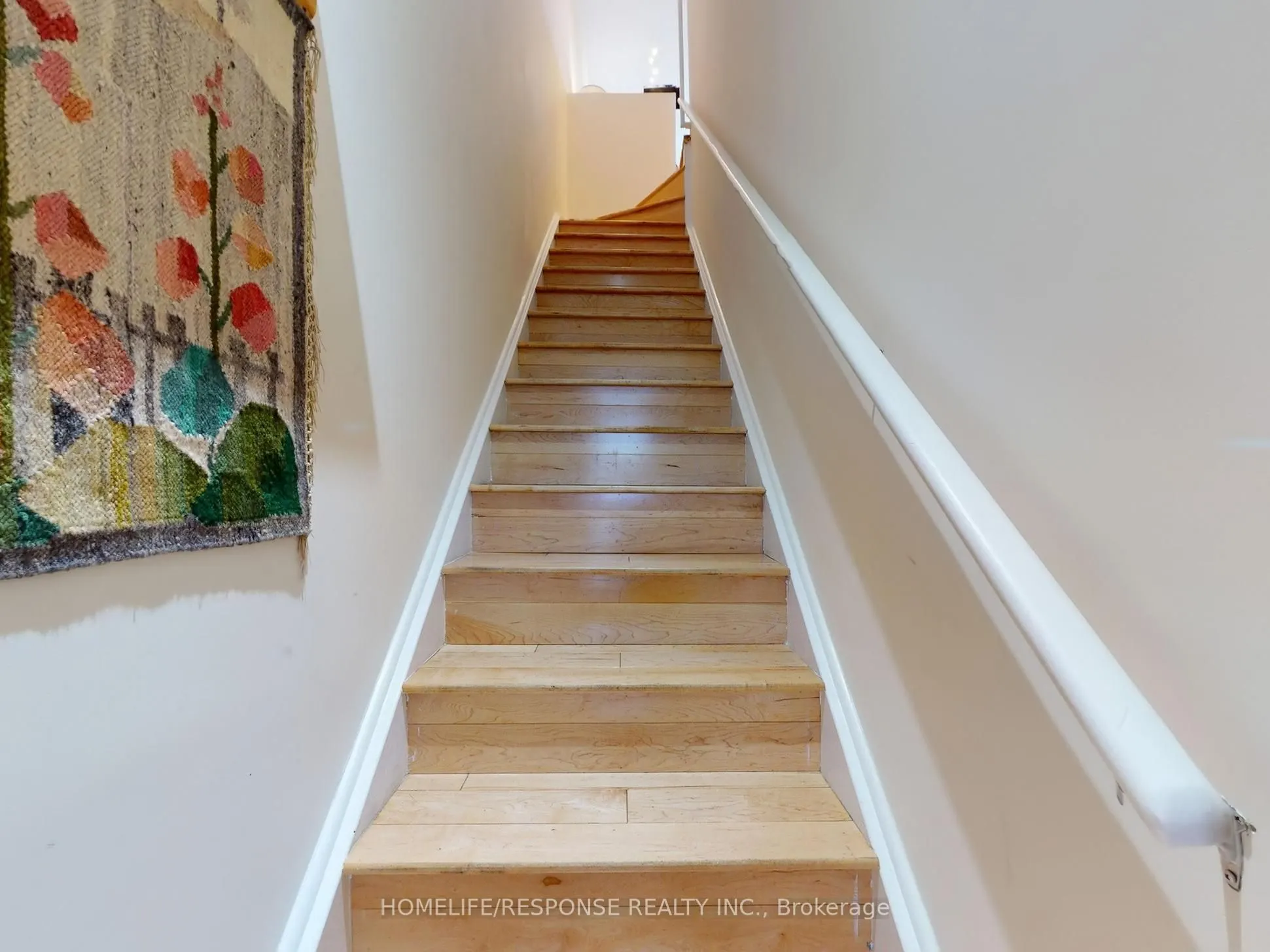 1095 DUNDAS Street E