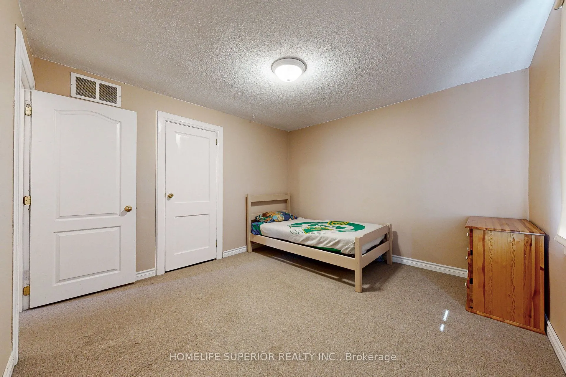 1450 Ritson Road N