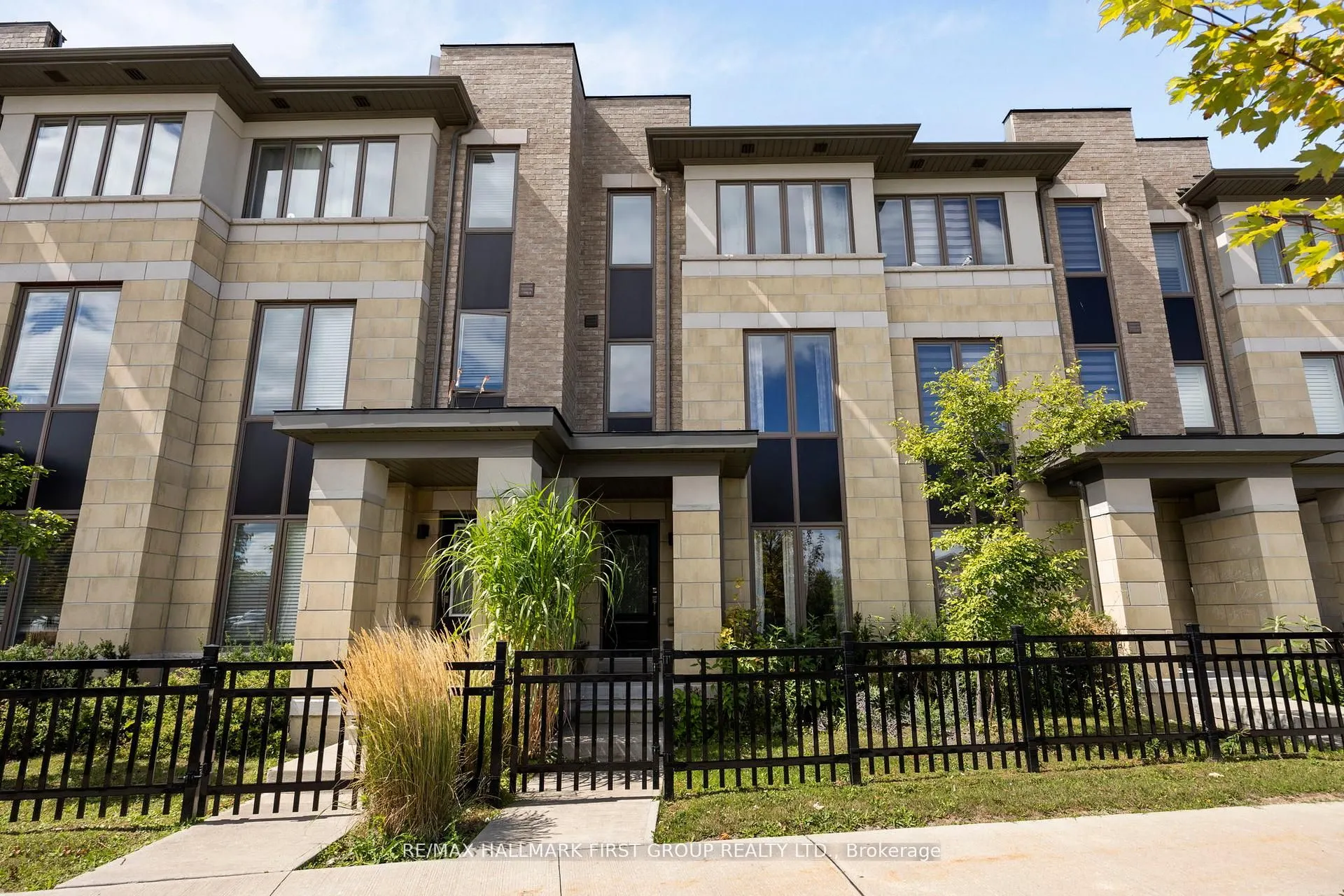 7 Shawfield Way, #79