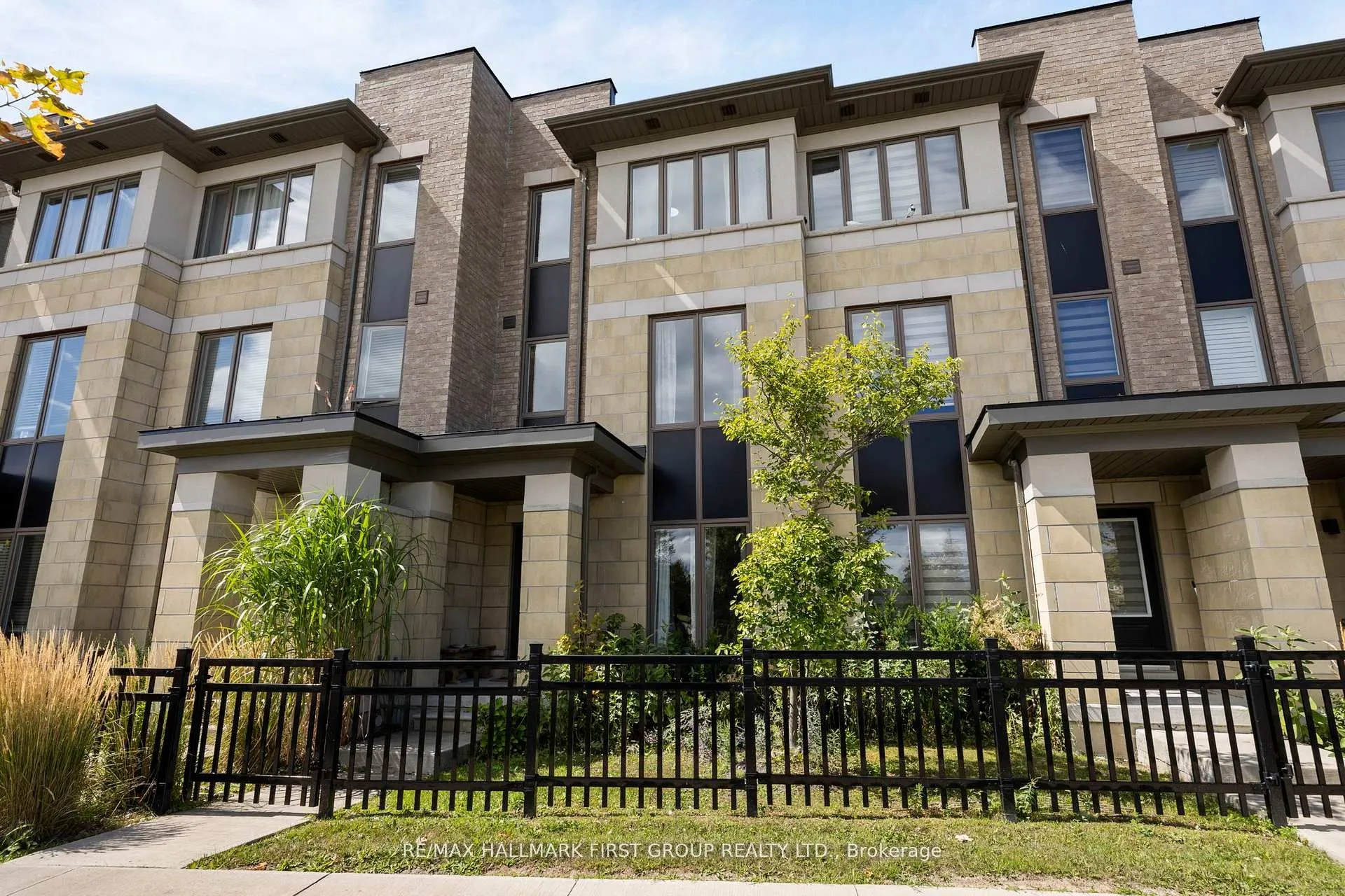 7 Shawfield Way, #79