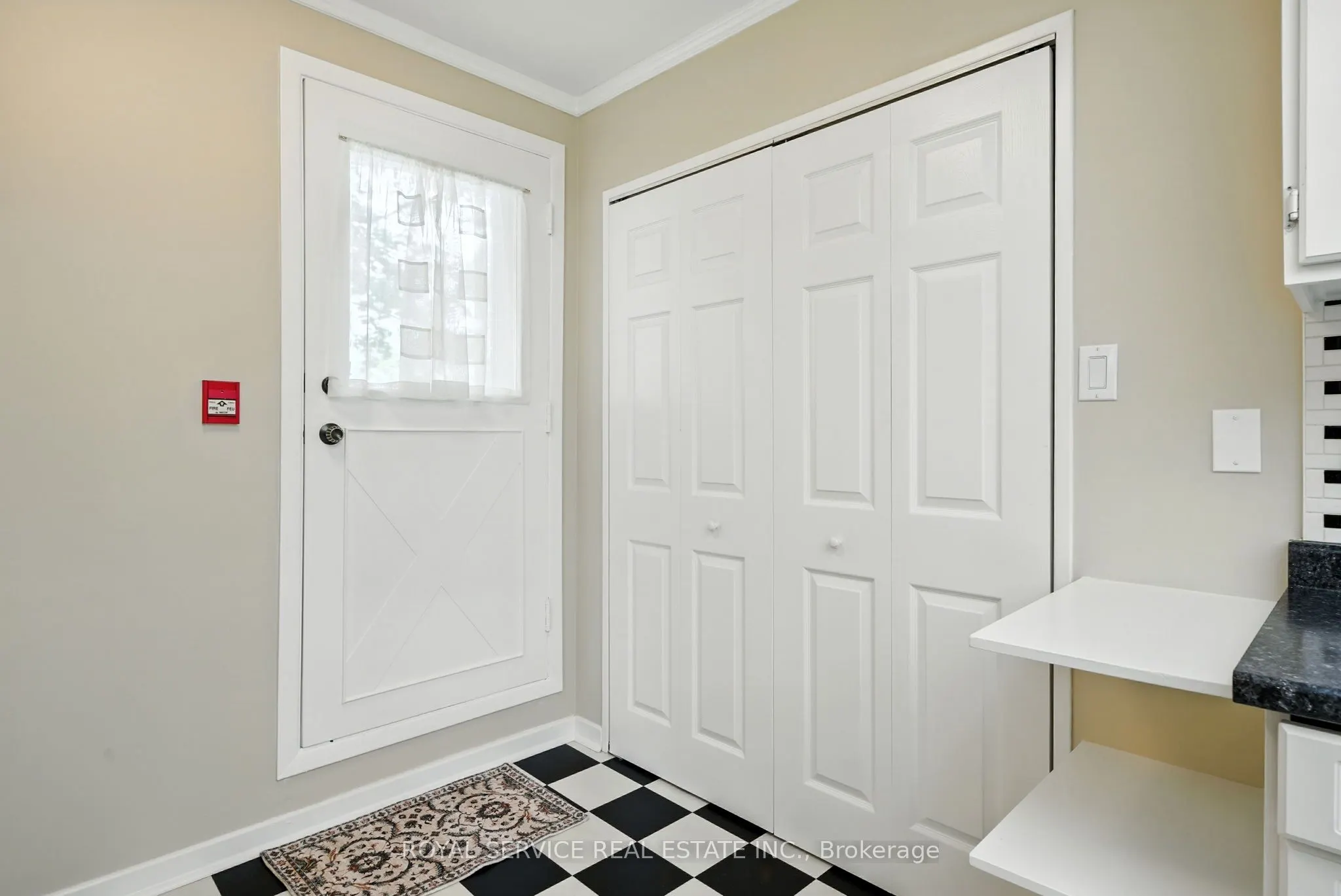 337 Simcoe Street N, #101