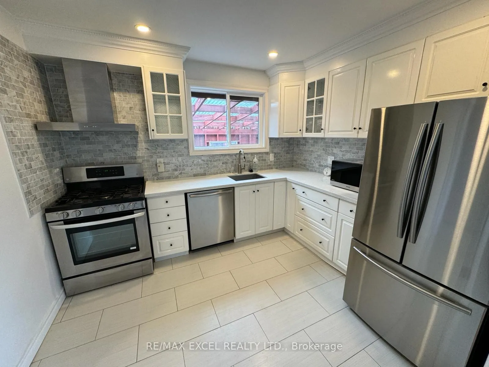 17 Avis Crescent, #Main