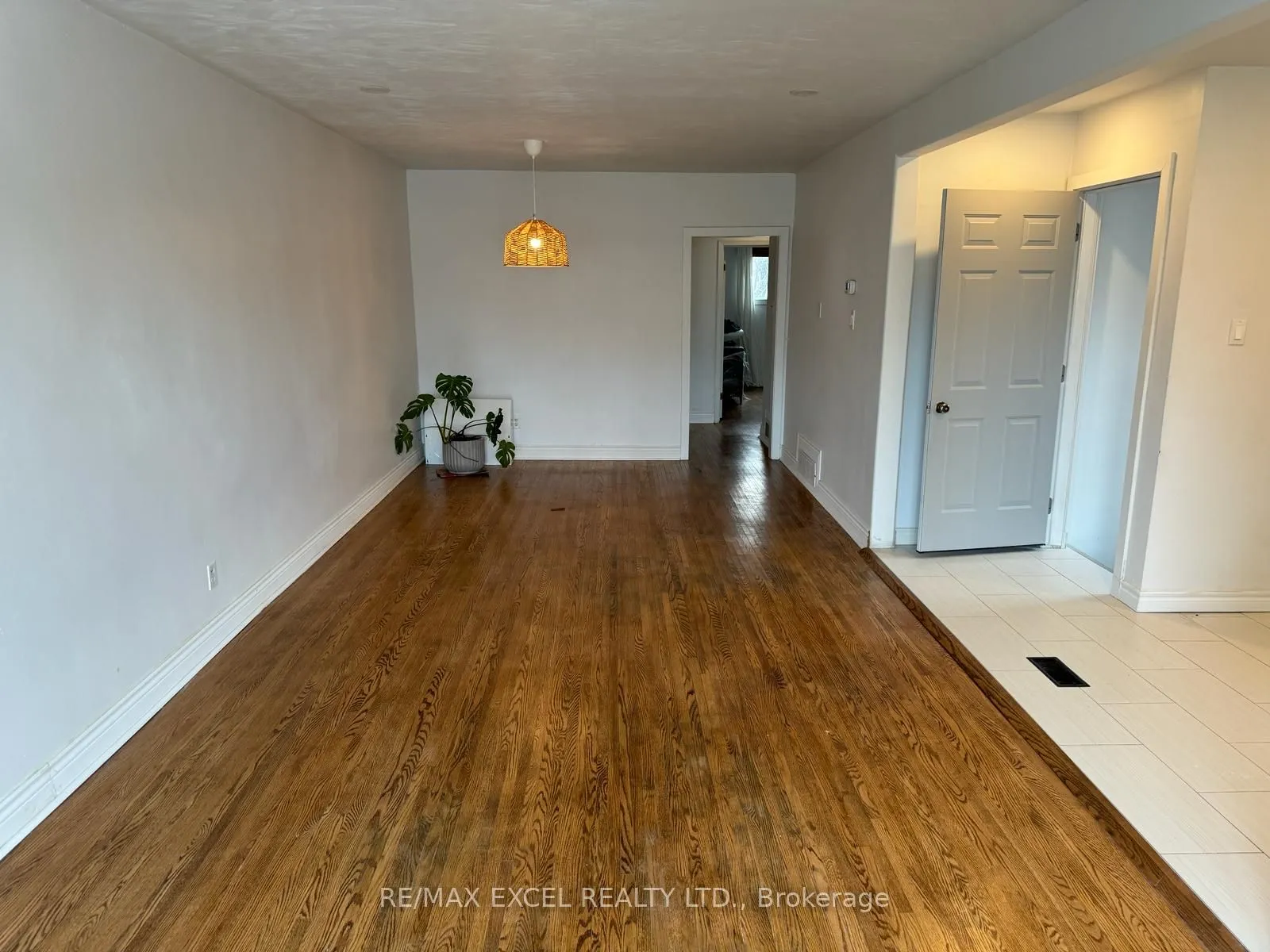 17 Avis Crescent, #Main