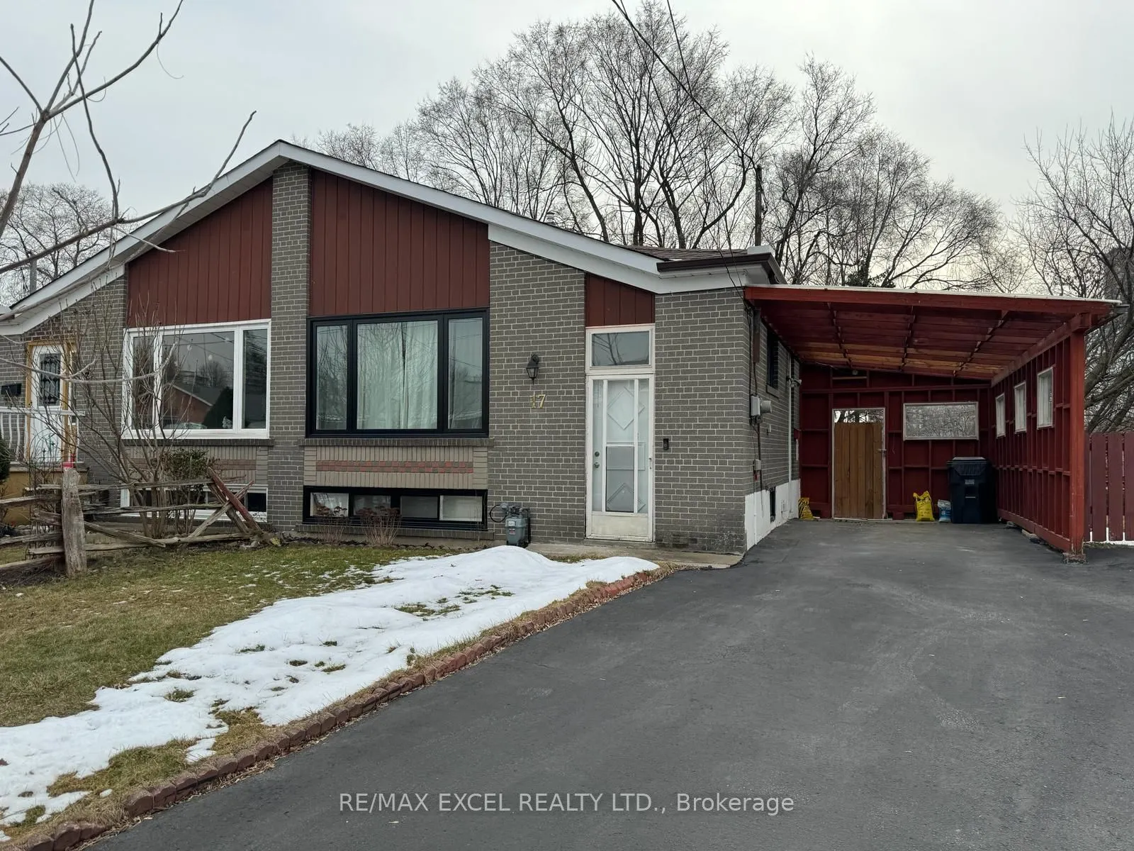 17 Avis Crescent, #Main