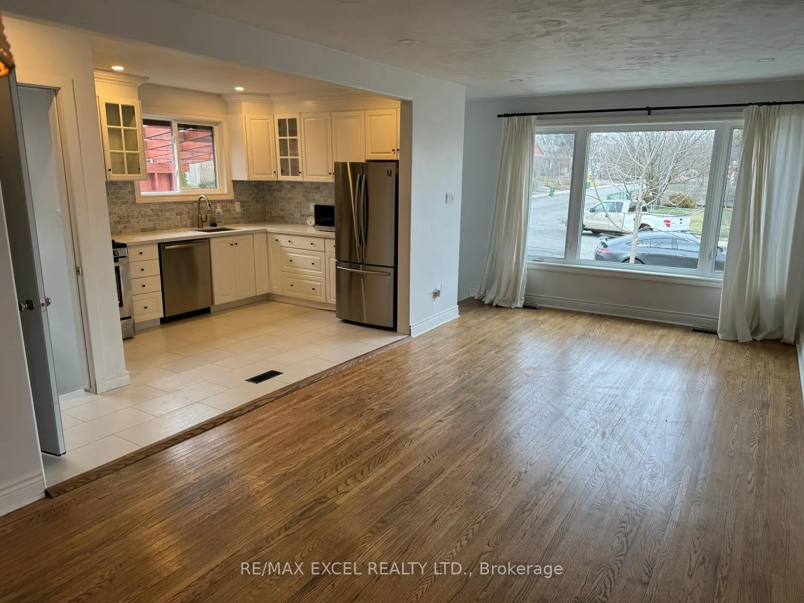 17 Avis Crescent, #Main