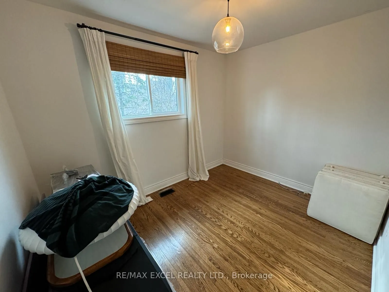 17 Avis Crescent, #Main