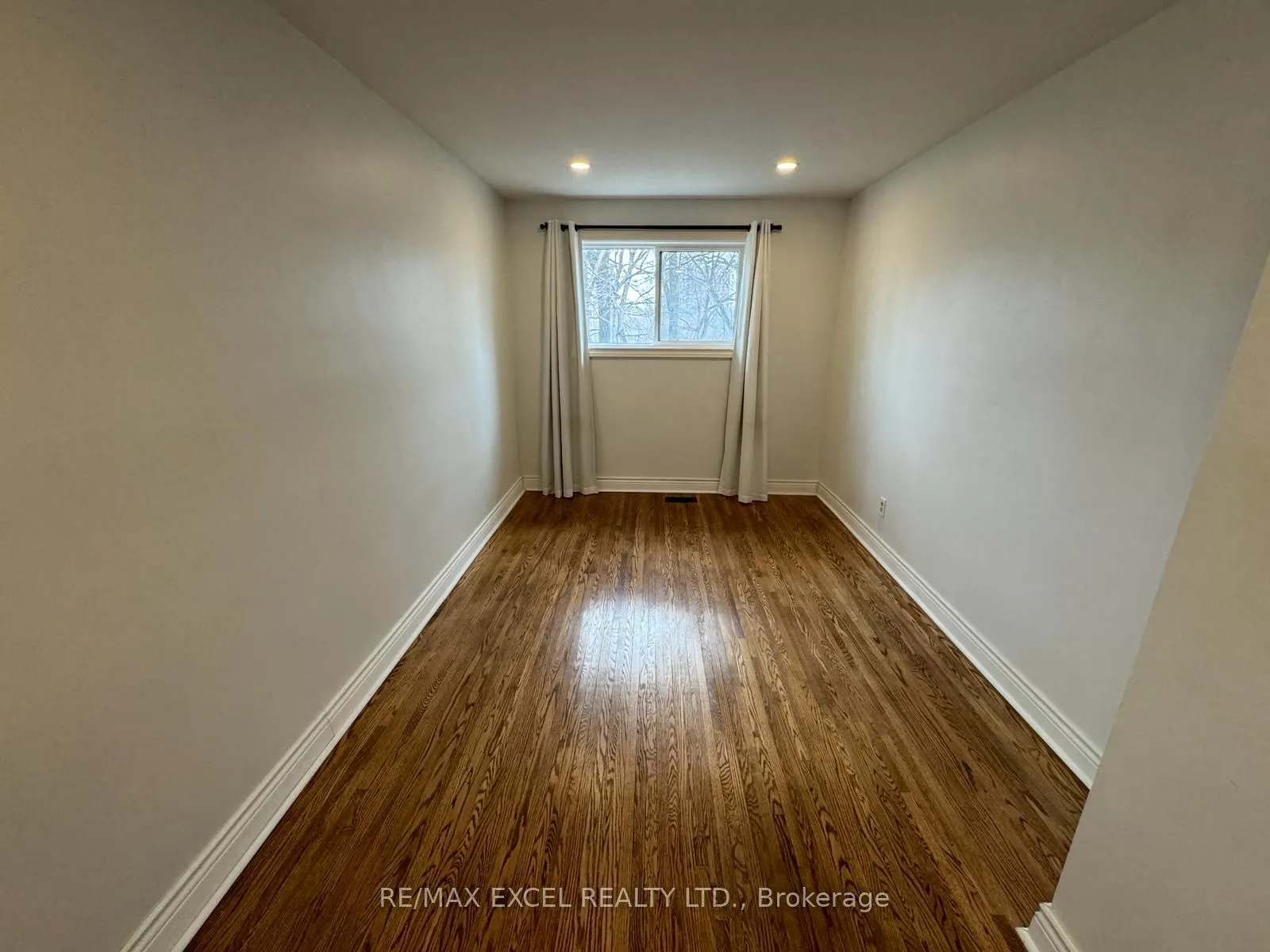 17 Avis Crescent, #Main