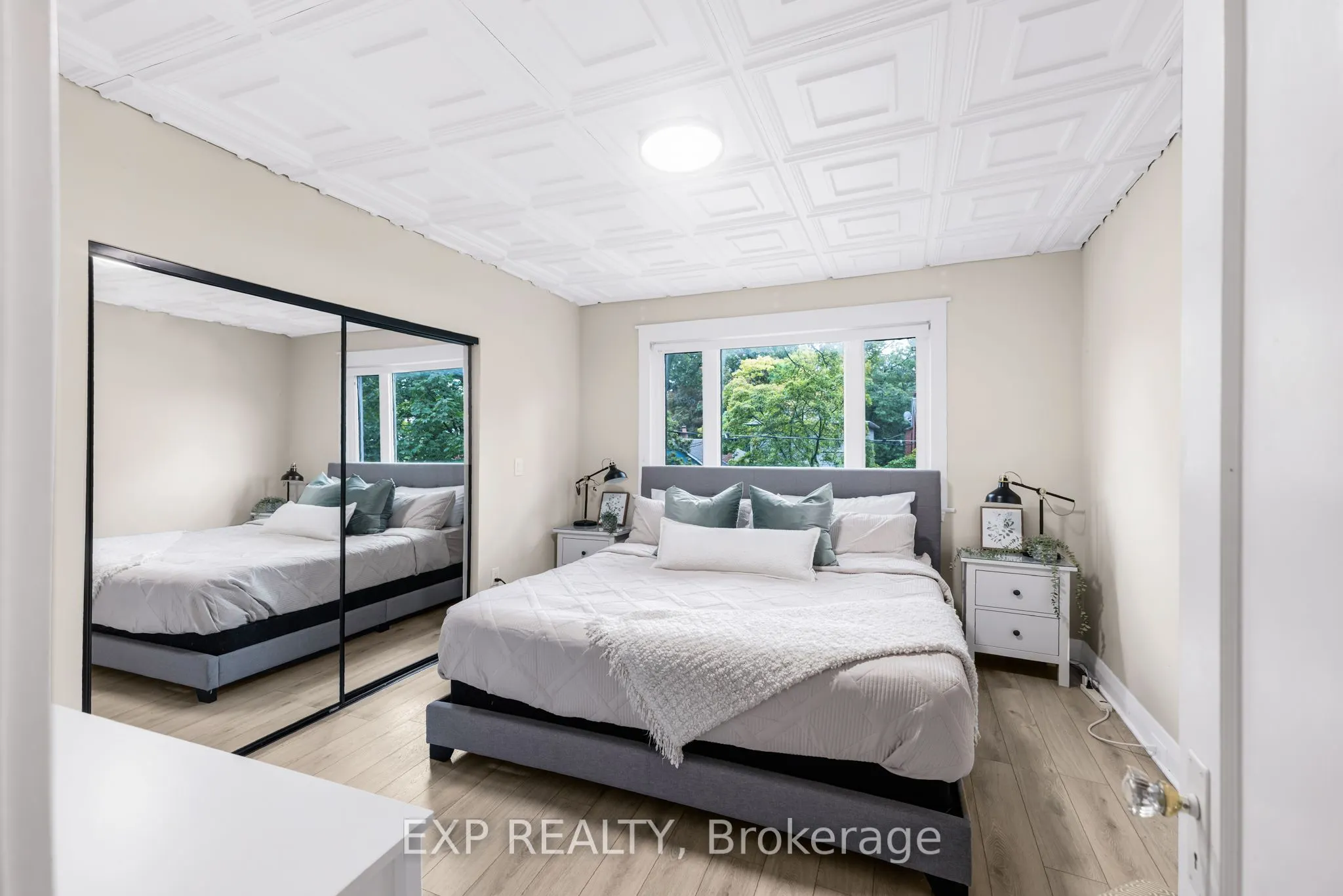 298 Gainsborough Road