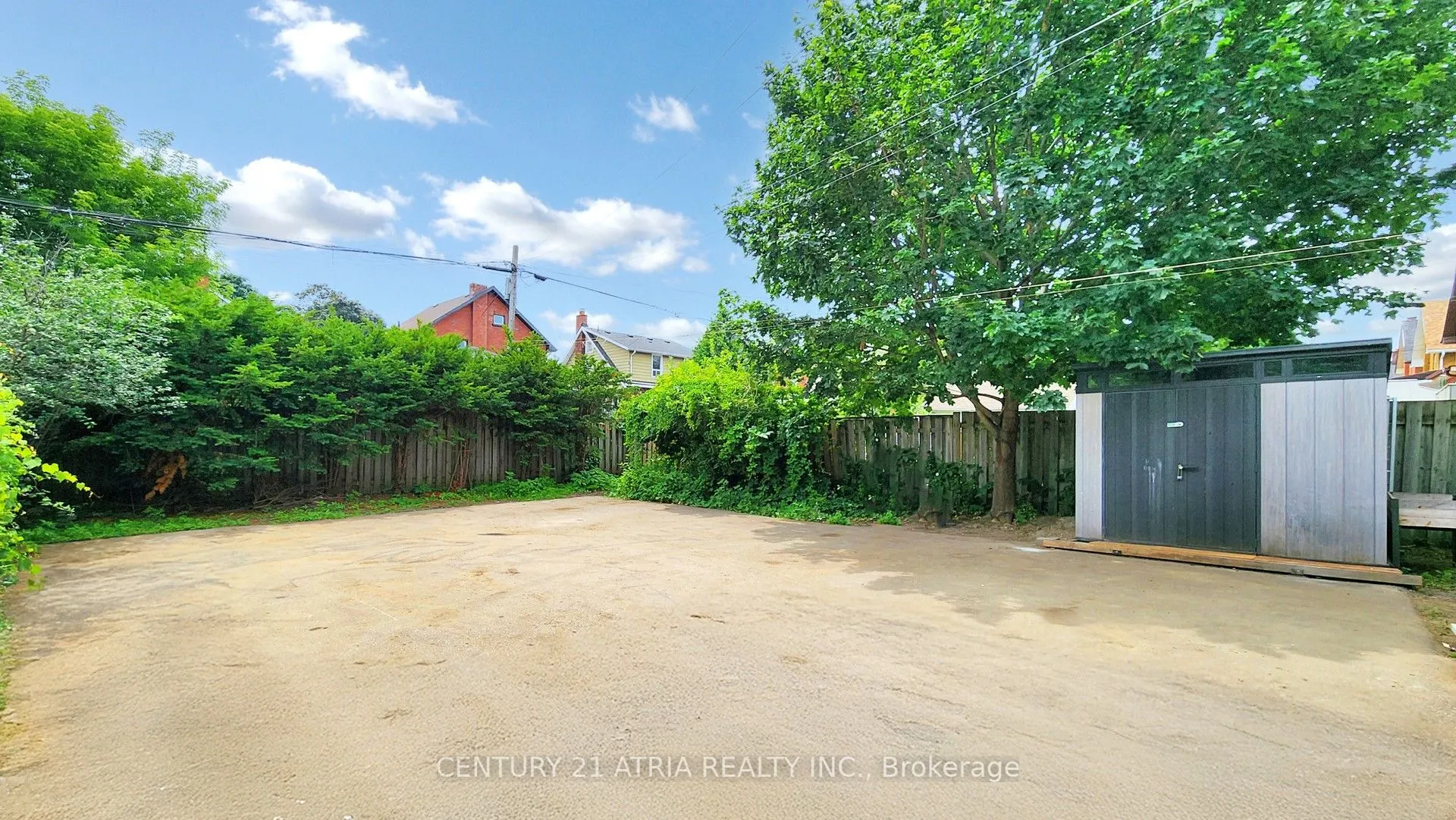 149 Adelaide Avenue E