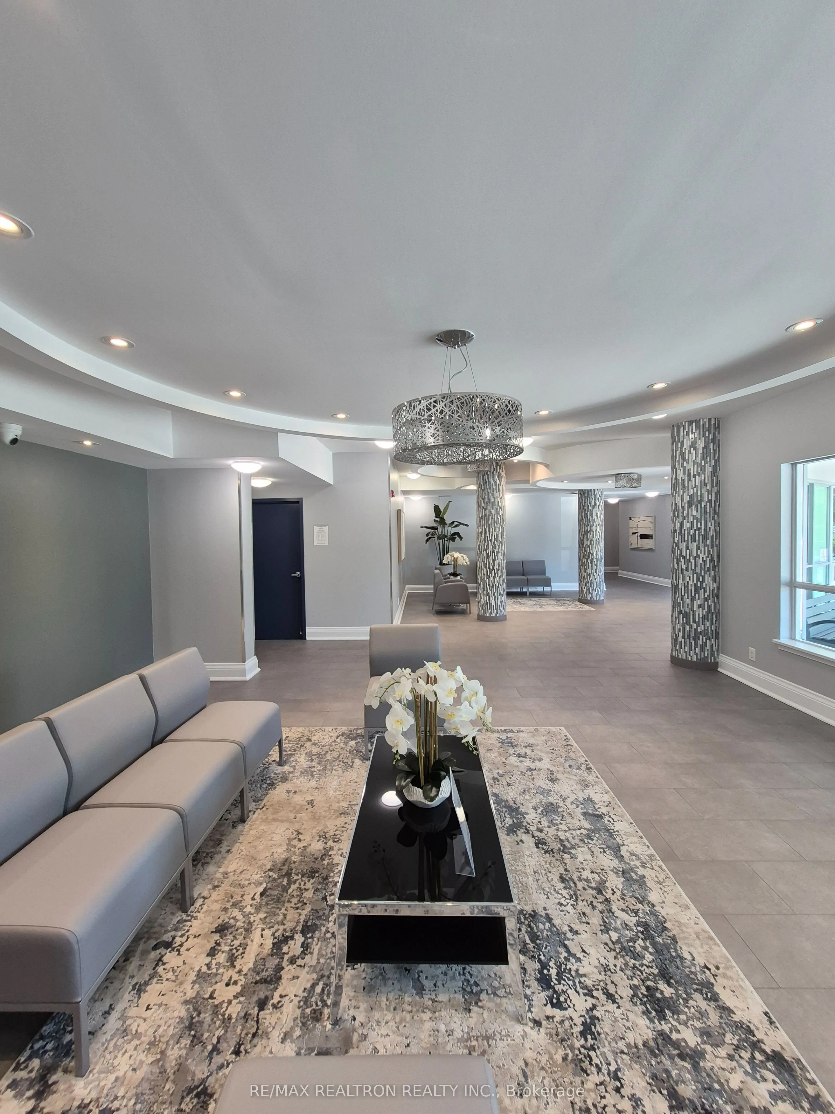 60 Fairfax Crescent, #527