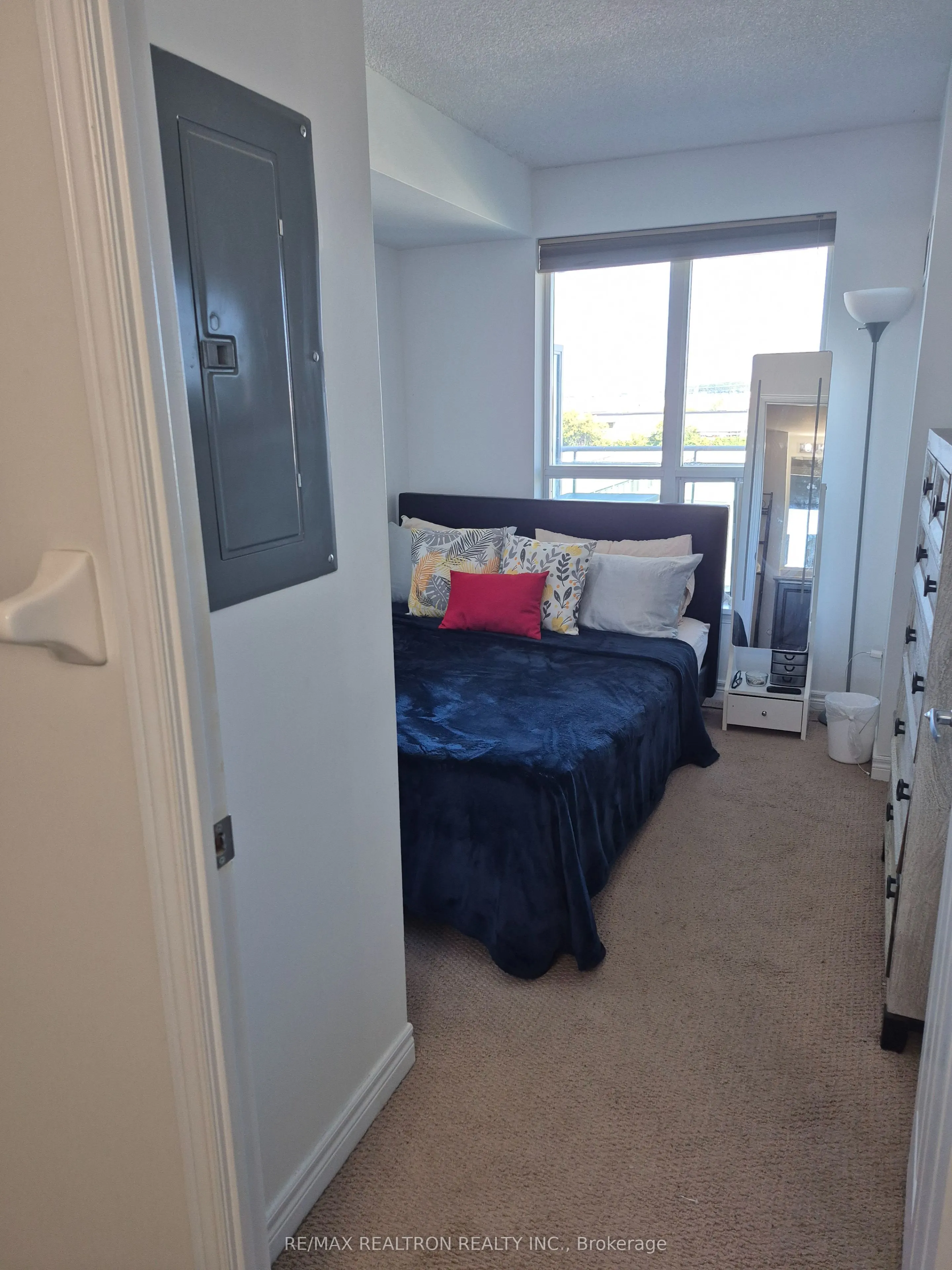 60 Fairfax Crescent, #527