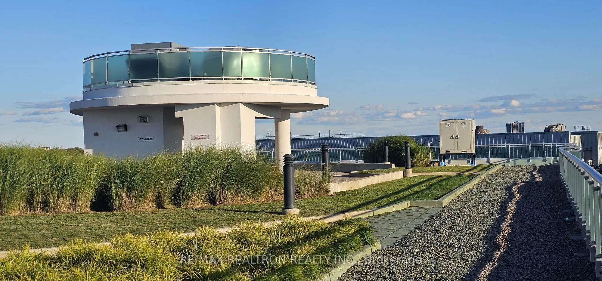 60 Fairfax Crescent, #527