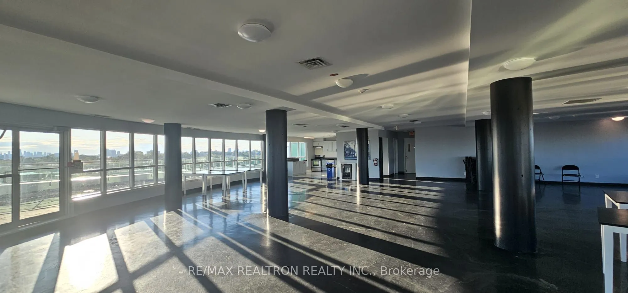 60 Fairfax Crescent, #527