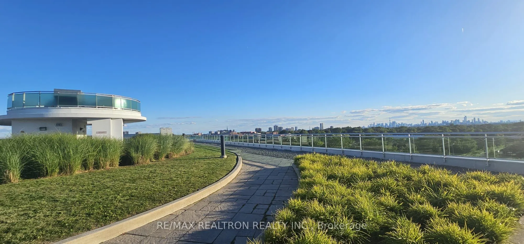 60 Fairfax Crescent, #527